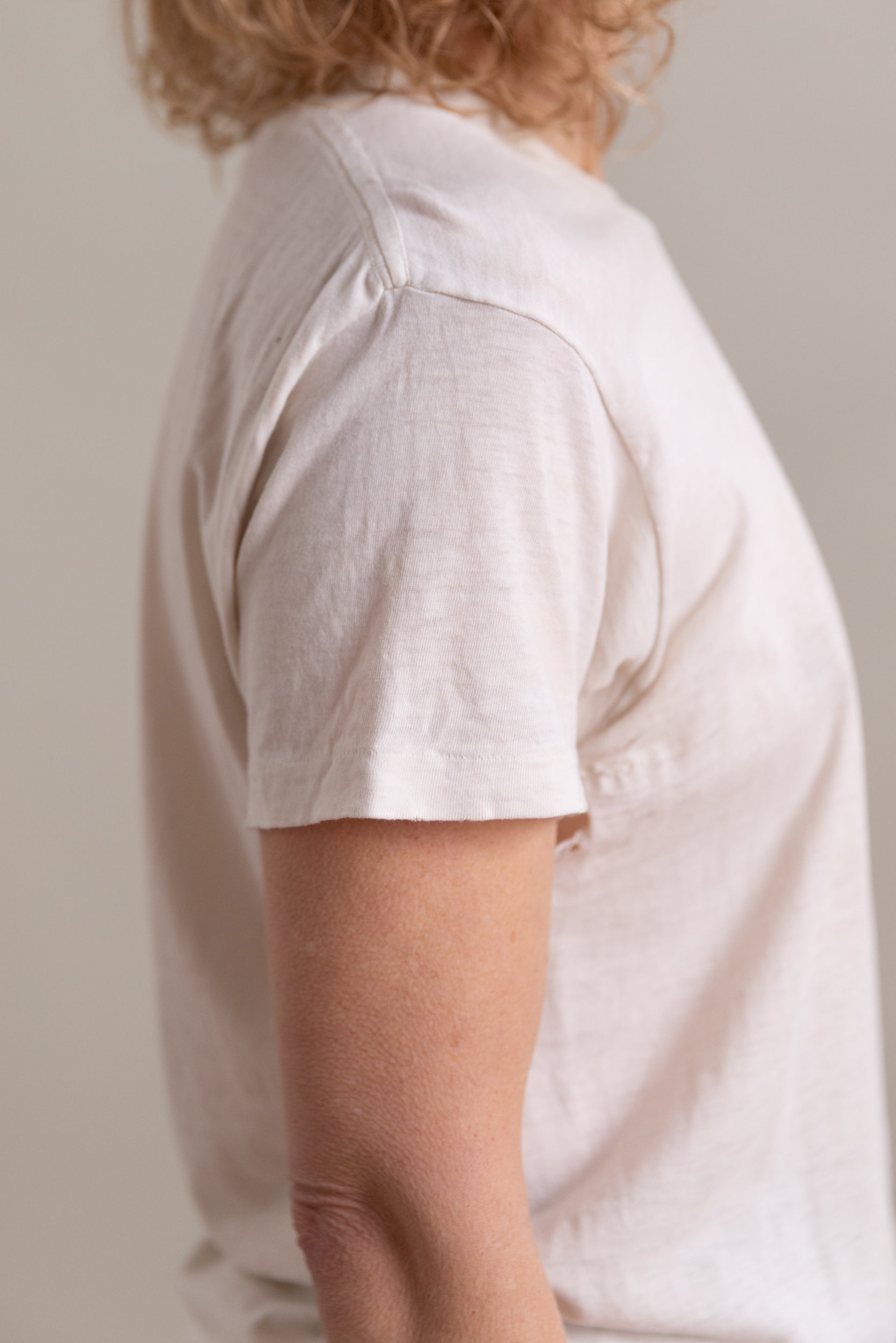 VINTAGE WHITE TEE 63