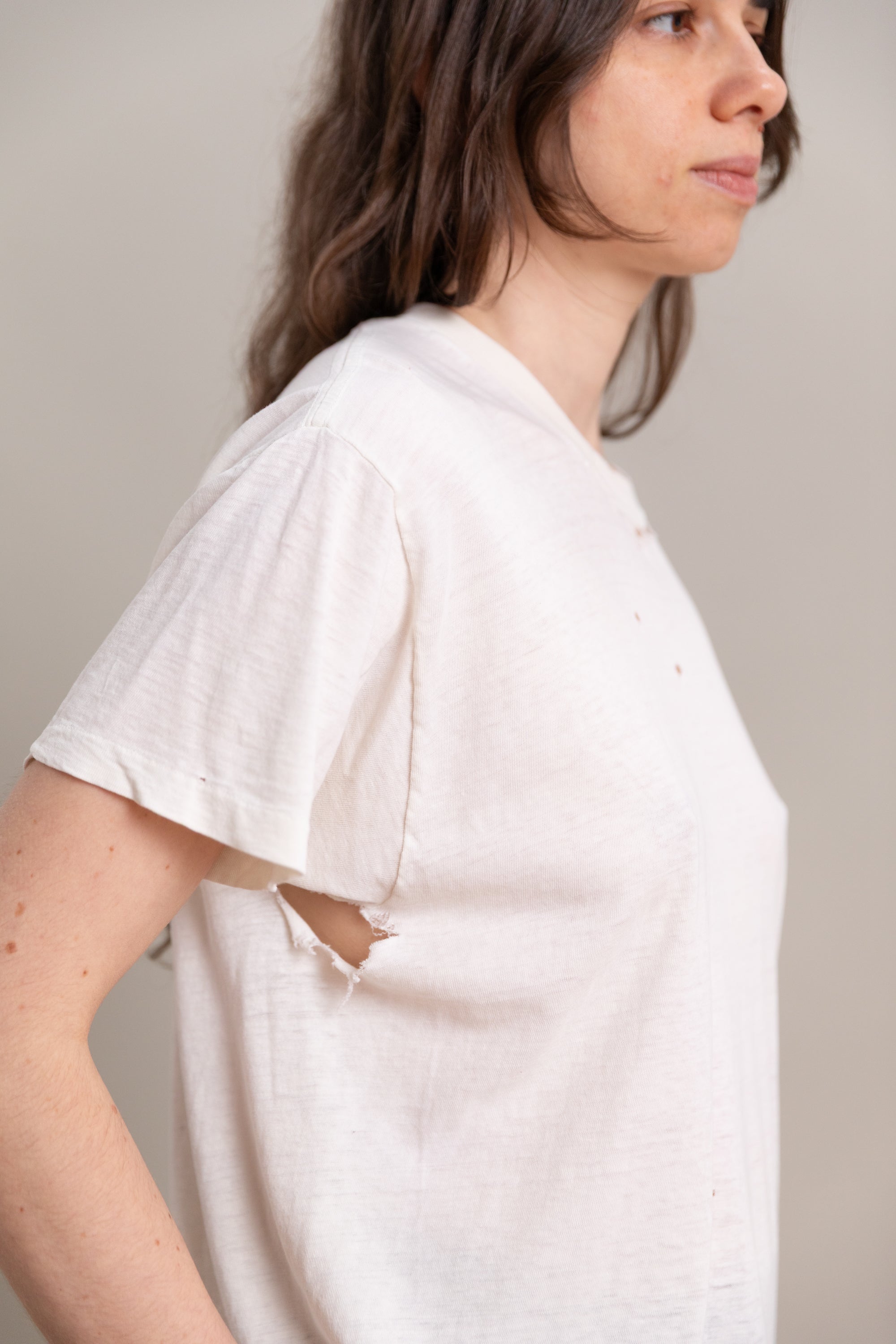 VINTAGE WHITE TEE 53