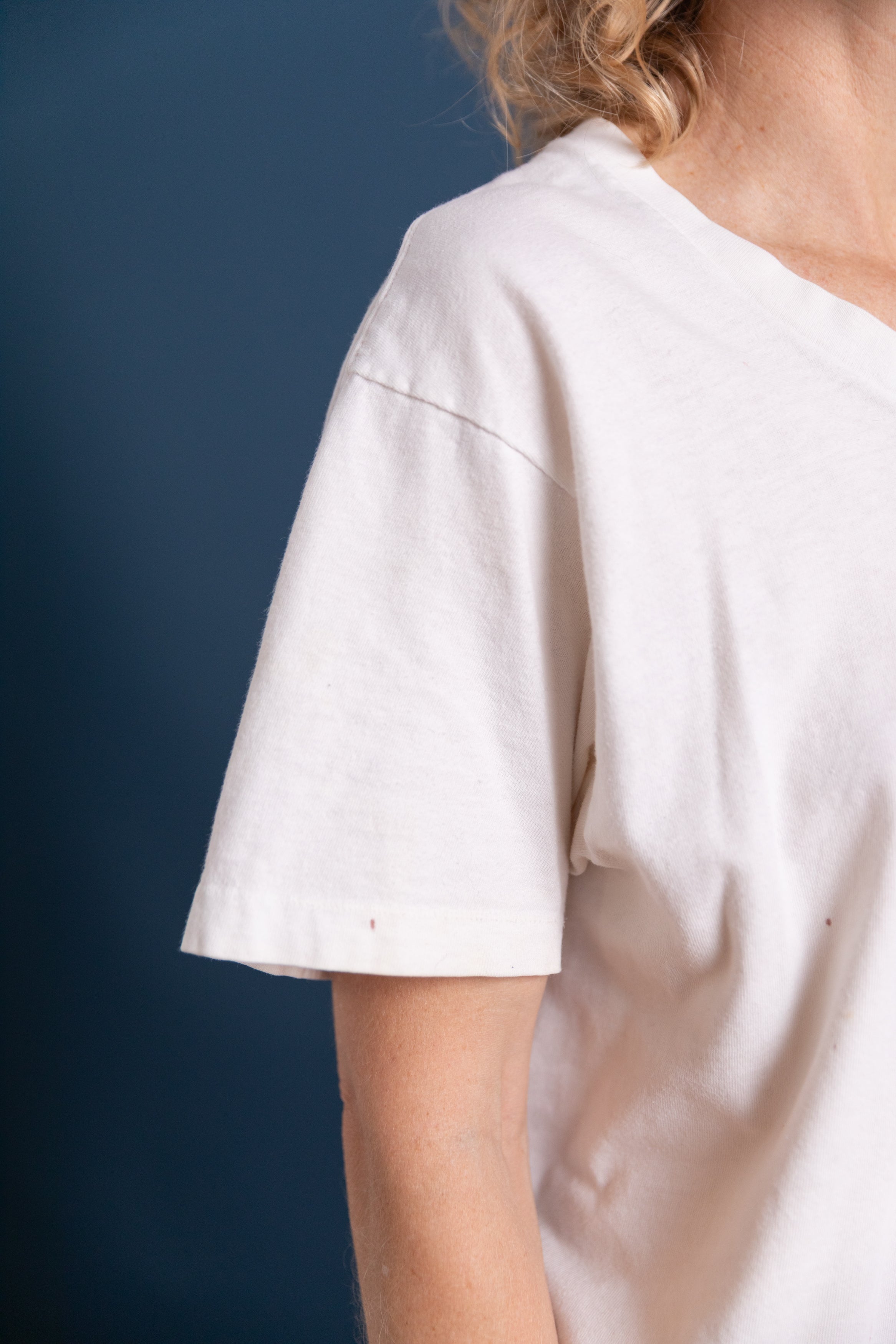 VINTAGE WHITE TEE 68