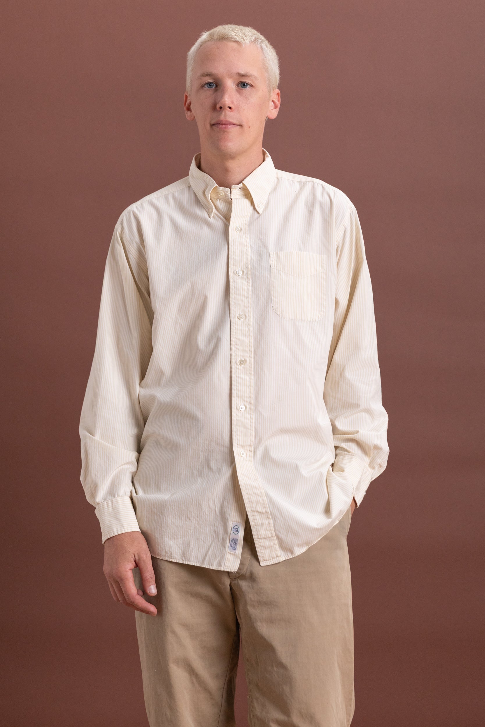 VINTAGE BUTTON UP SHIRT 04