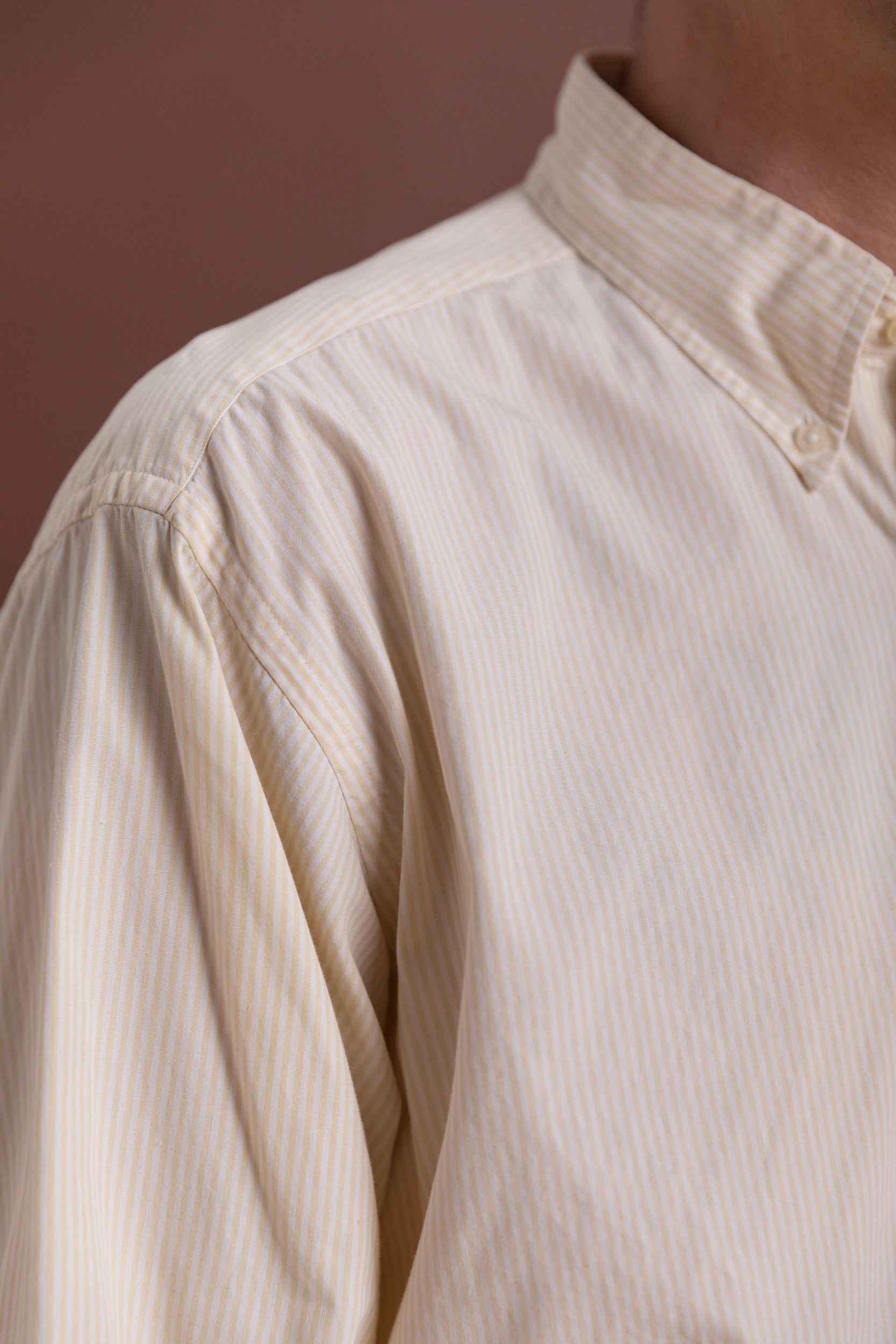 VINTAGE BUTTON UP SHIRT 04