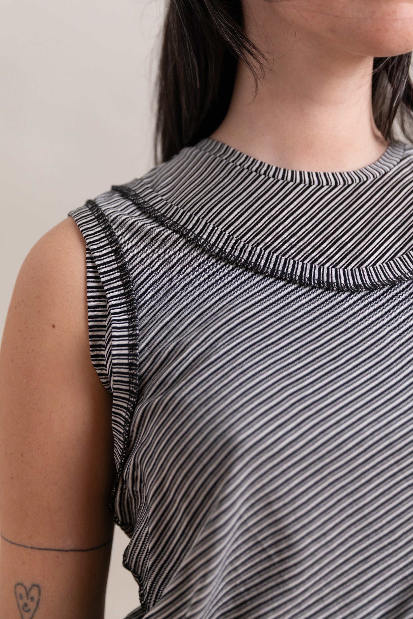 DOUBLE LAYER TANK IN BLACK STRIPED JERSEY
