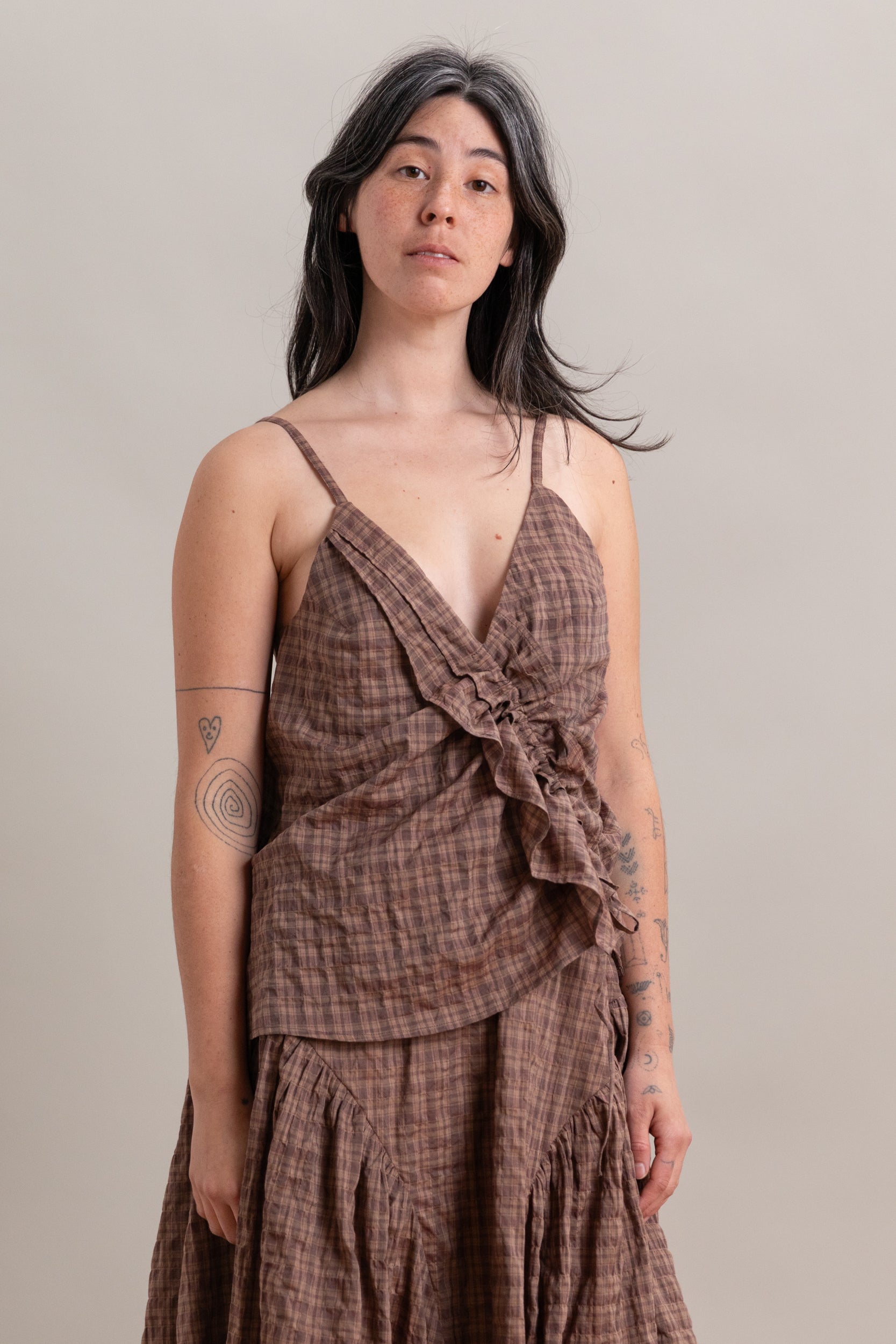 RUFFLE CAMISOLE TANK IN UMBER ORGANIC COTTON