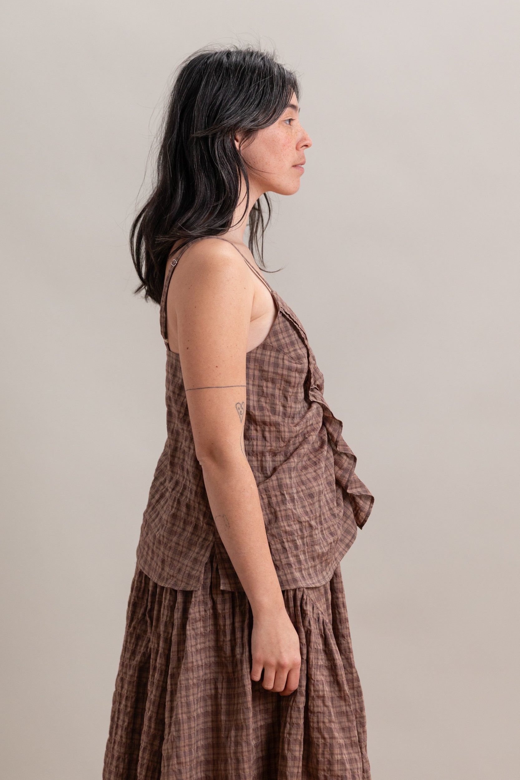 RUFFLE CAMISOLE TANK IN UMBER ORGANIC COTTON