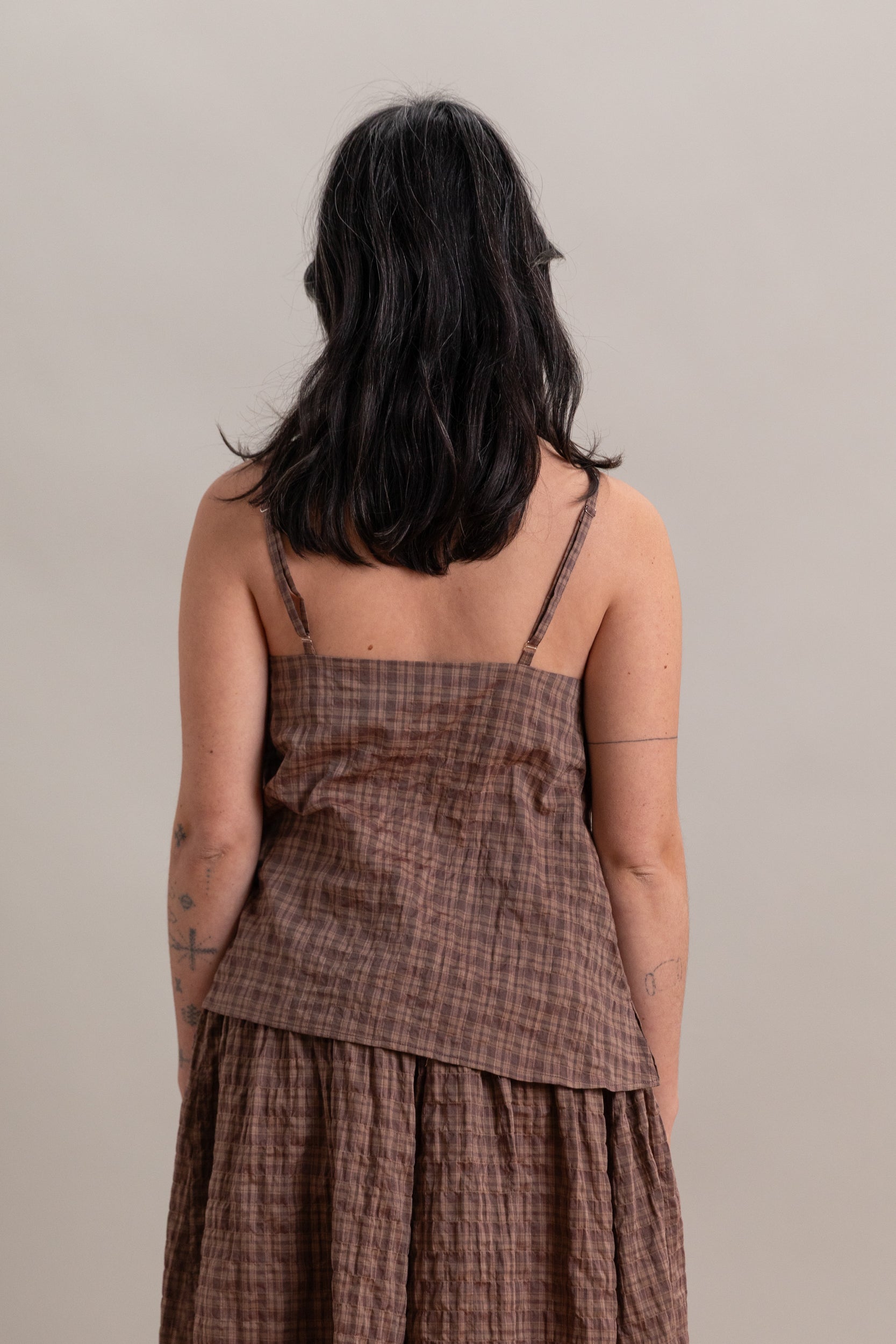 RUFFLE CAMISOLE TANK IN UMBER ORGANIC COTTON