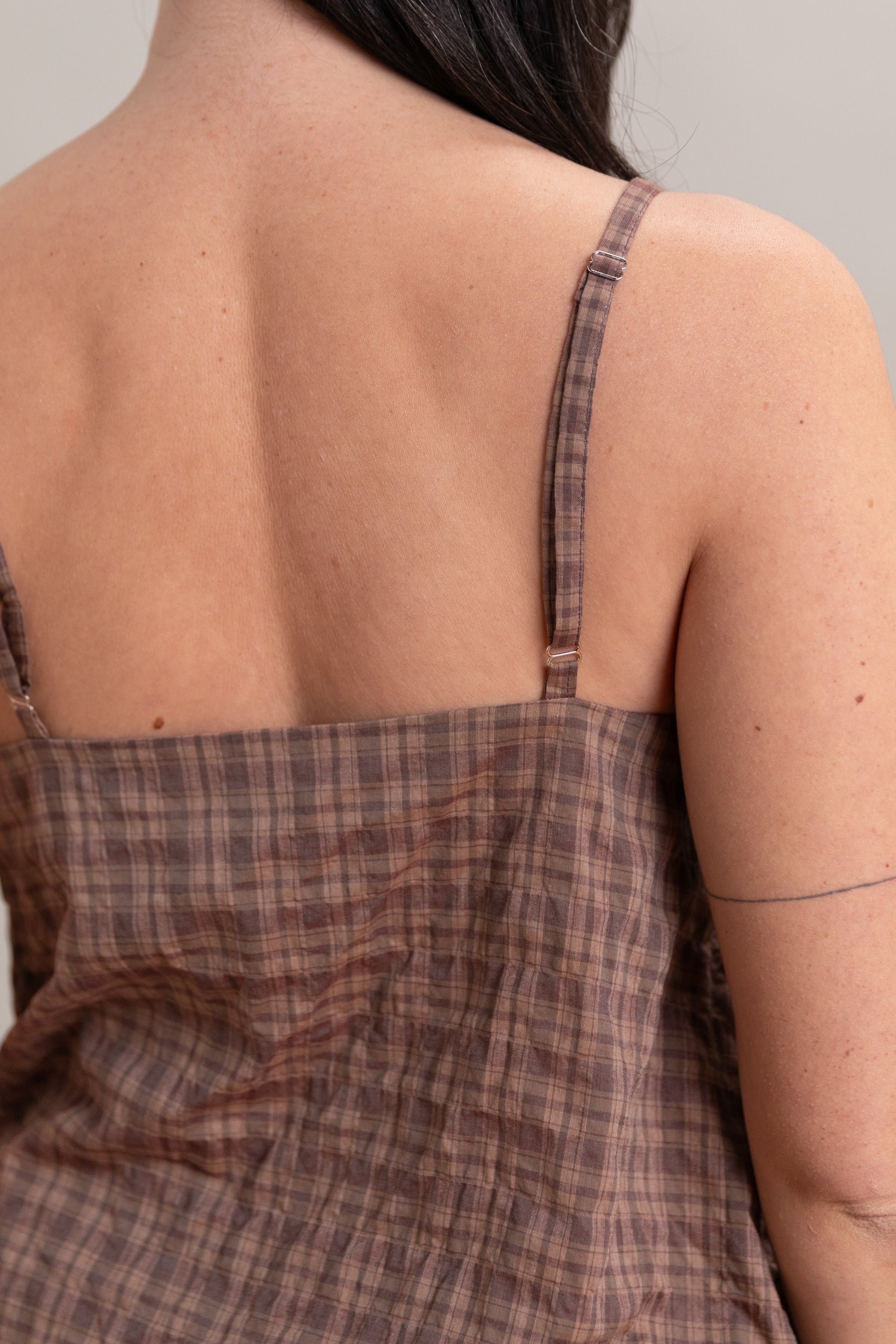 RUFFLE CAMISOLE TANK IN UMBER ORGANIC COTTON
