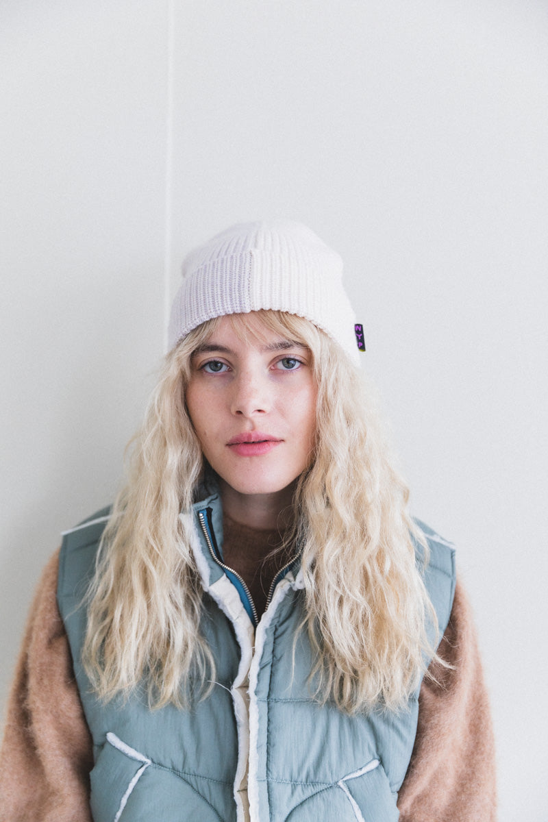 KAJA BEANIE IN BEIGE ONE-OF-A-KIND RECYCLED YARN