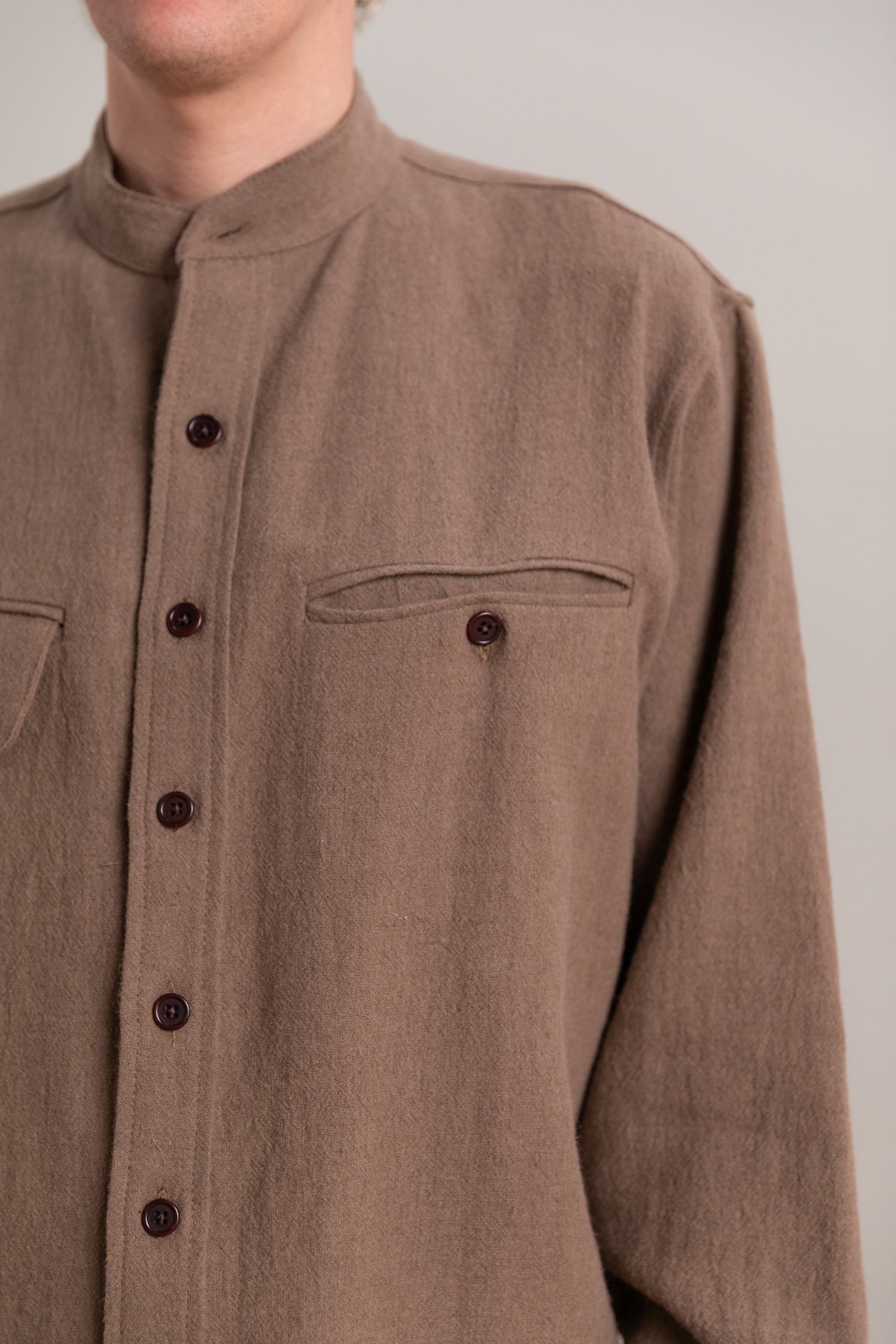 AIRPORT SHIRT IN MOCHA WOOL LINEN