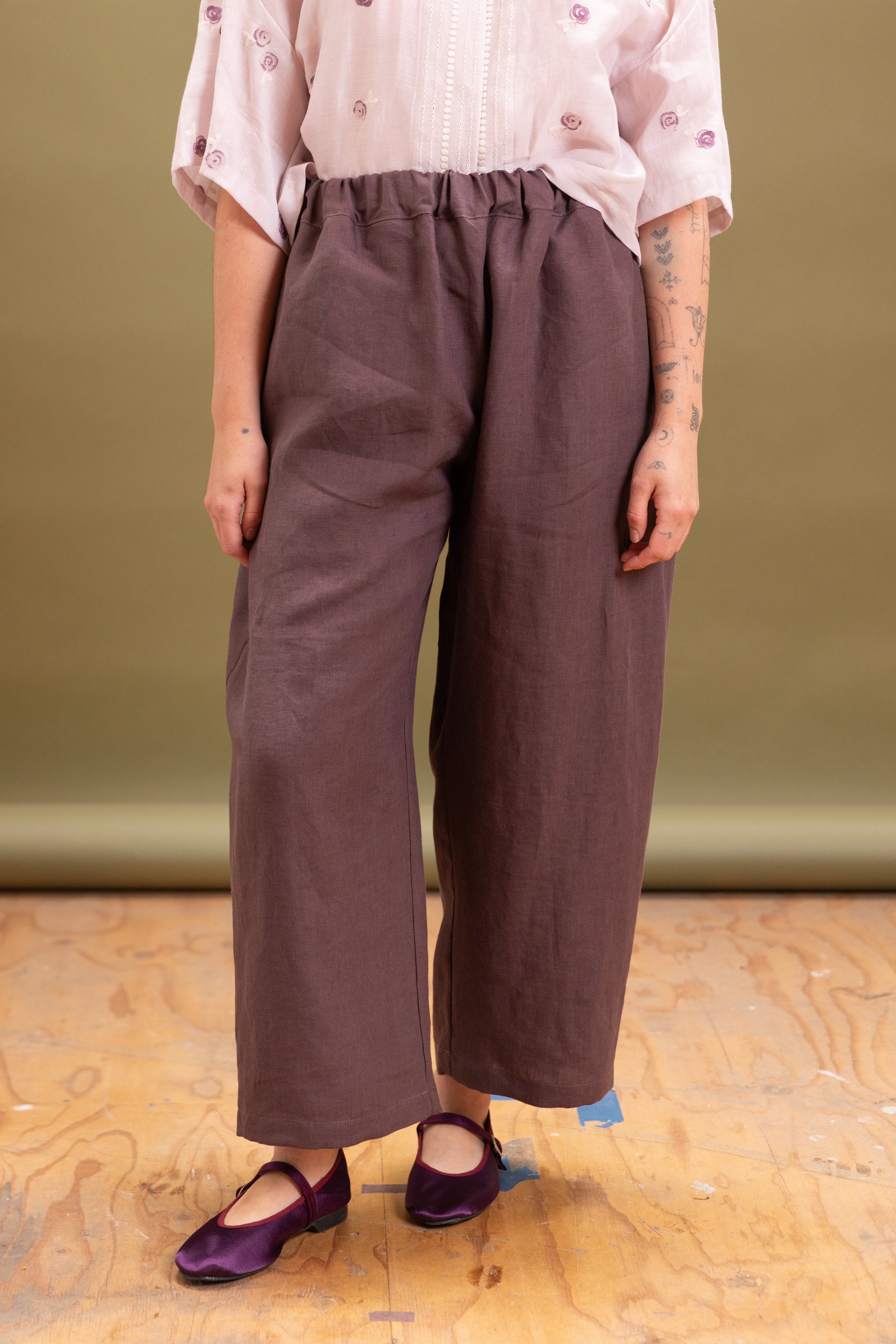 STUDIO PANT IN GRAPE STONEWASHED LINEN