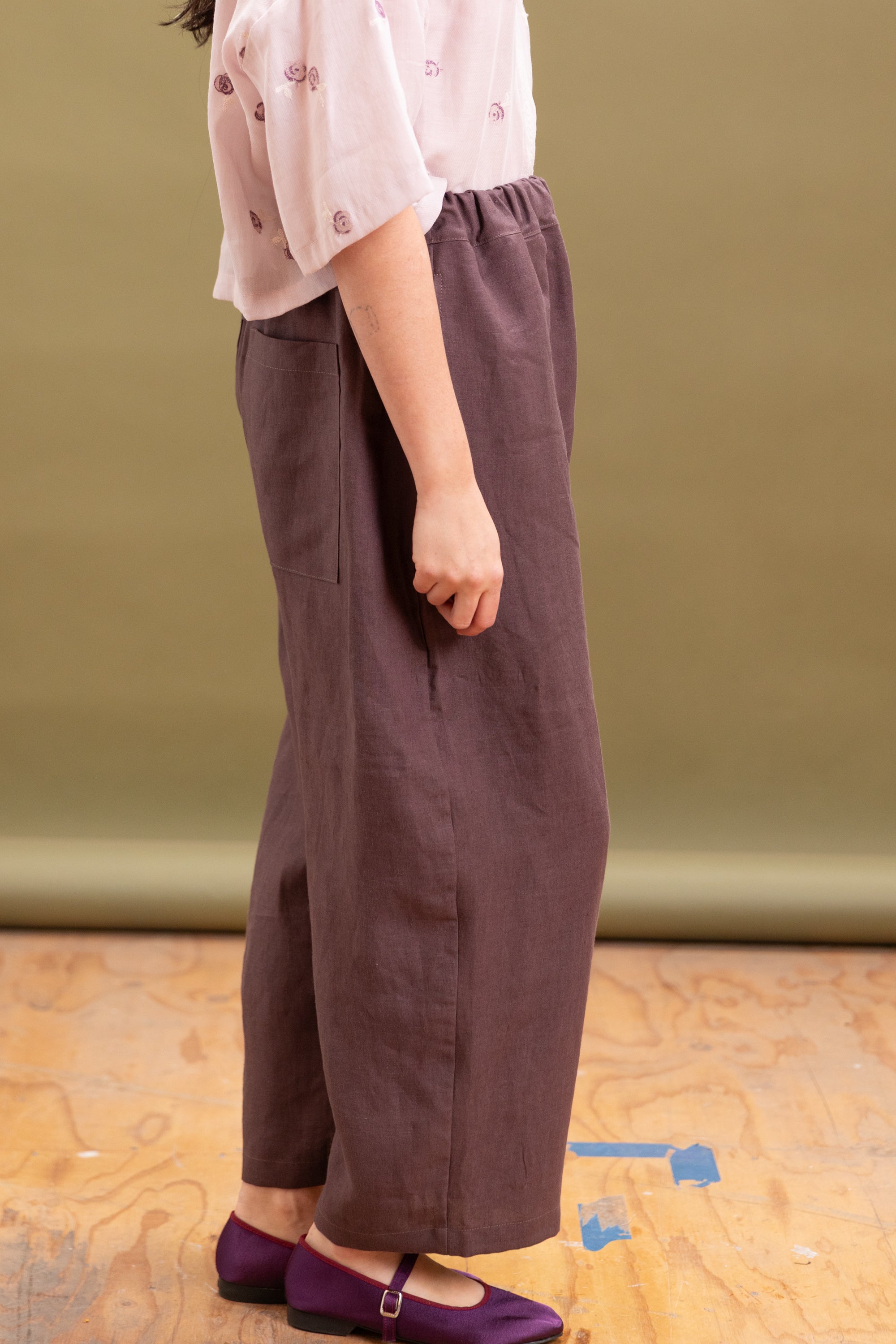 STUDIO PANT IN GRAPE STONEWASHED LINEN