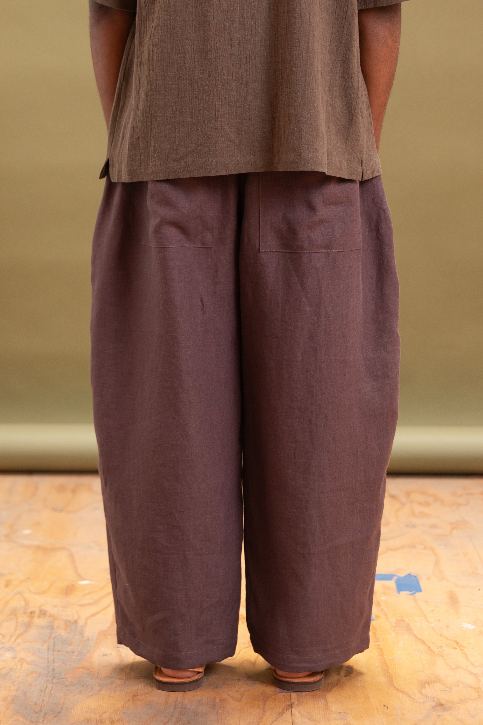 STUDIO PANT IN GRAPE STONEWASHED LINEN