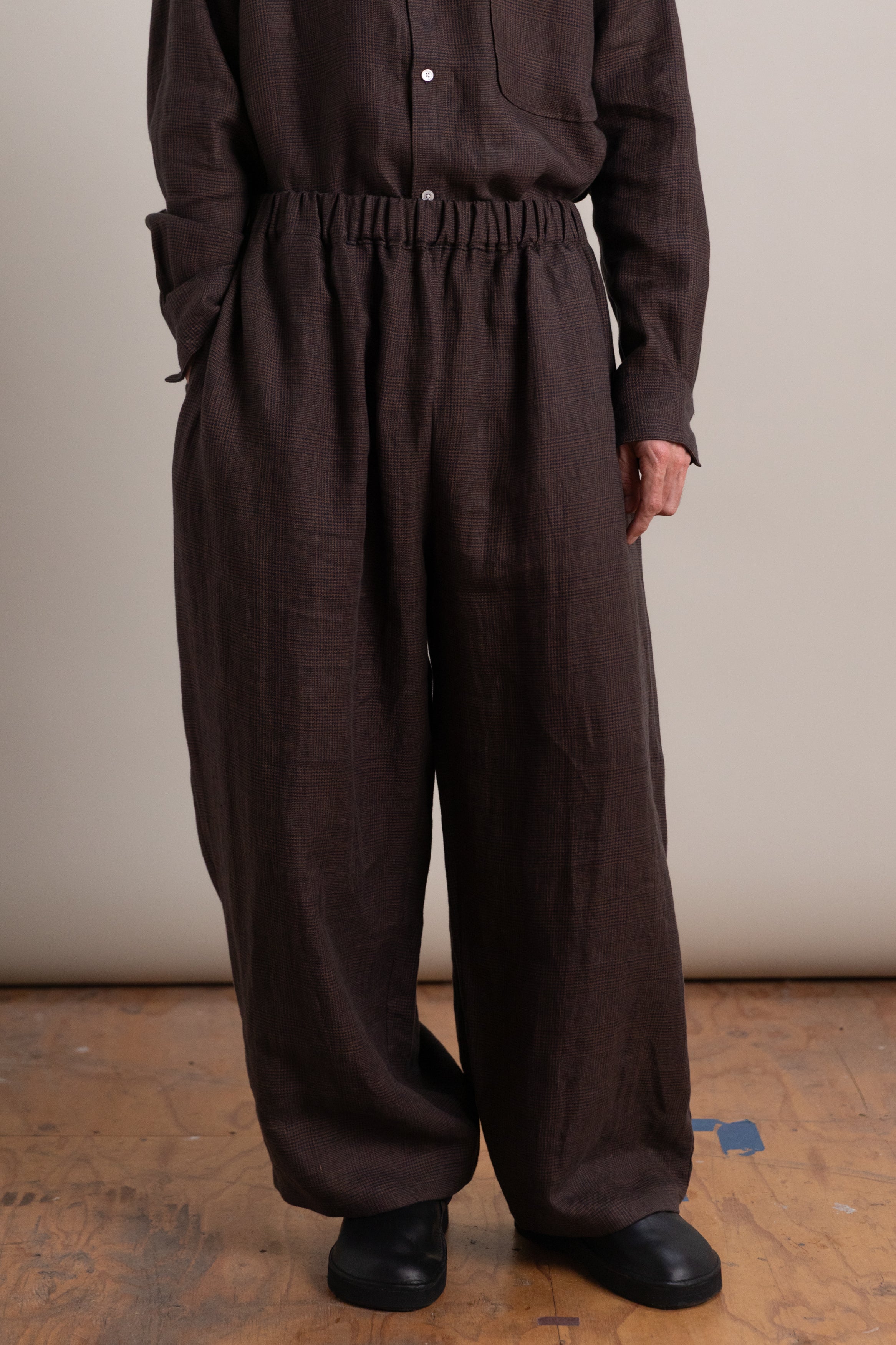 STUDIO PANT IN INK AND TOBACCO PLAID