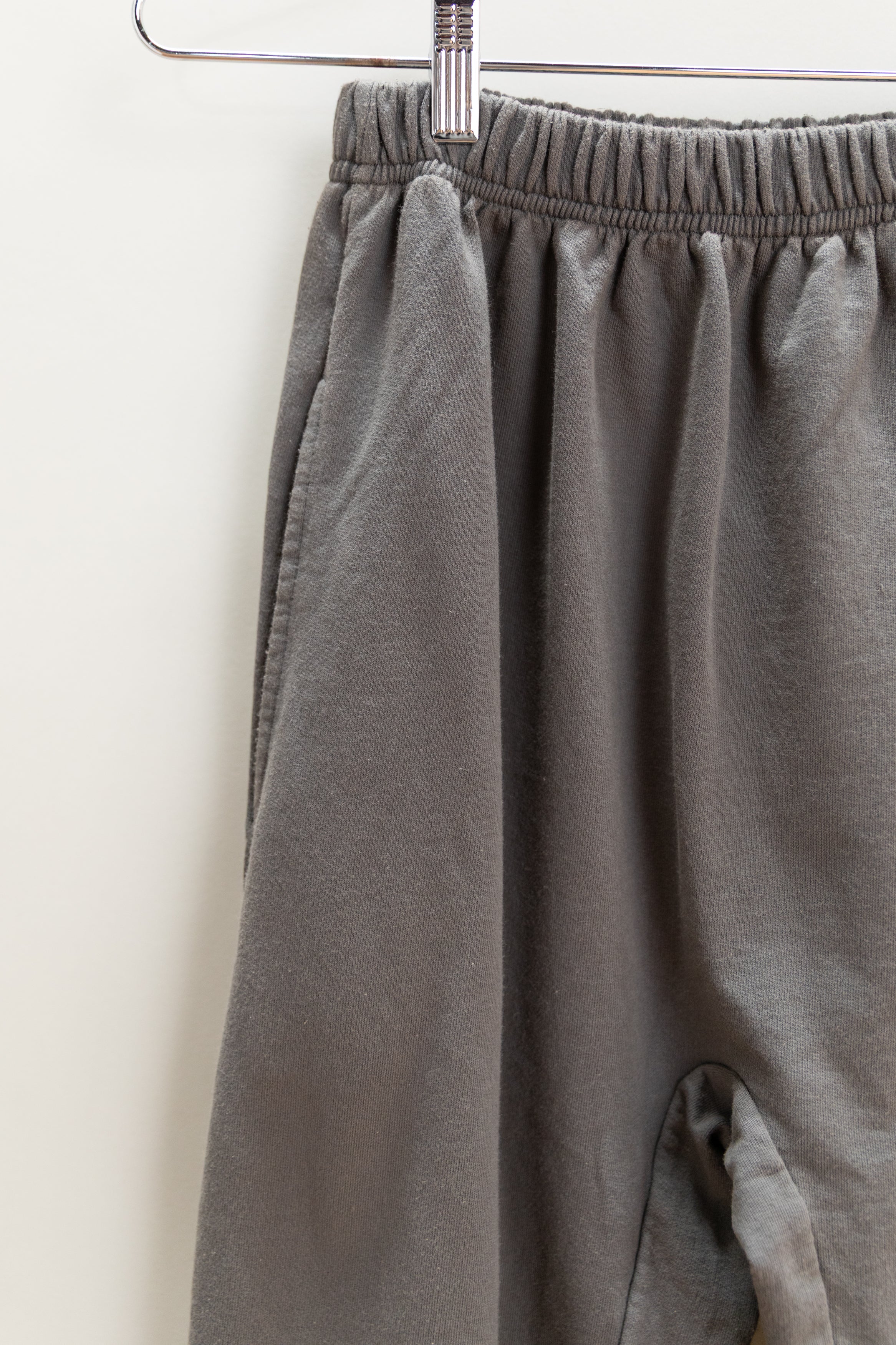 EASY SWEATPANTS IN STONE