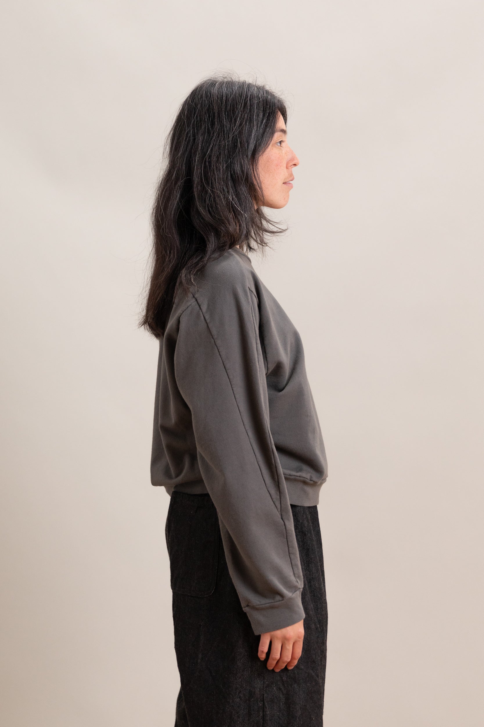 EASY SUMMER SWEATSHIRT IN STONE