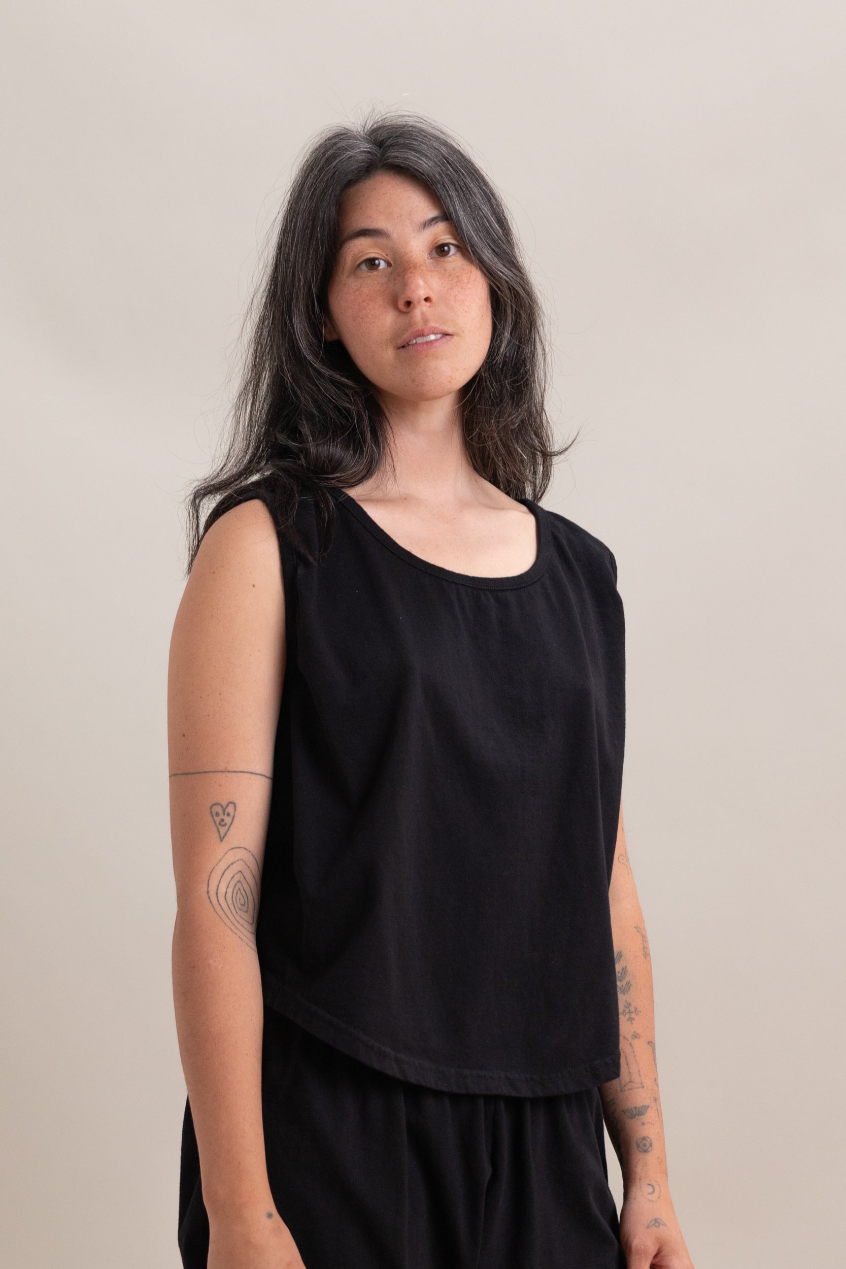 WIDE TANK IN BLACK