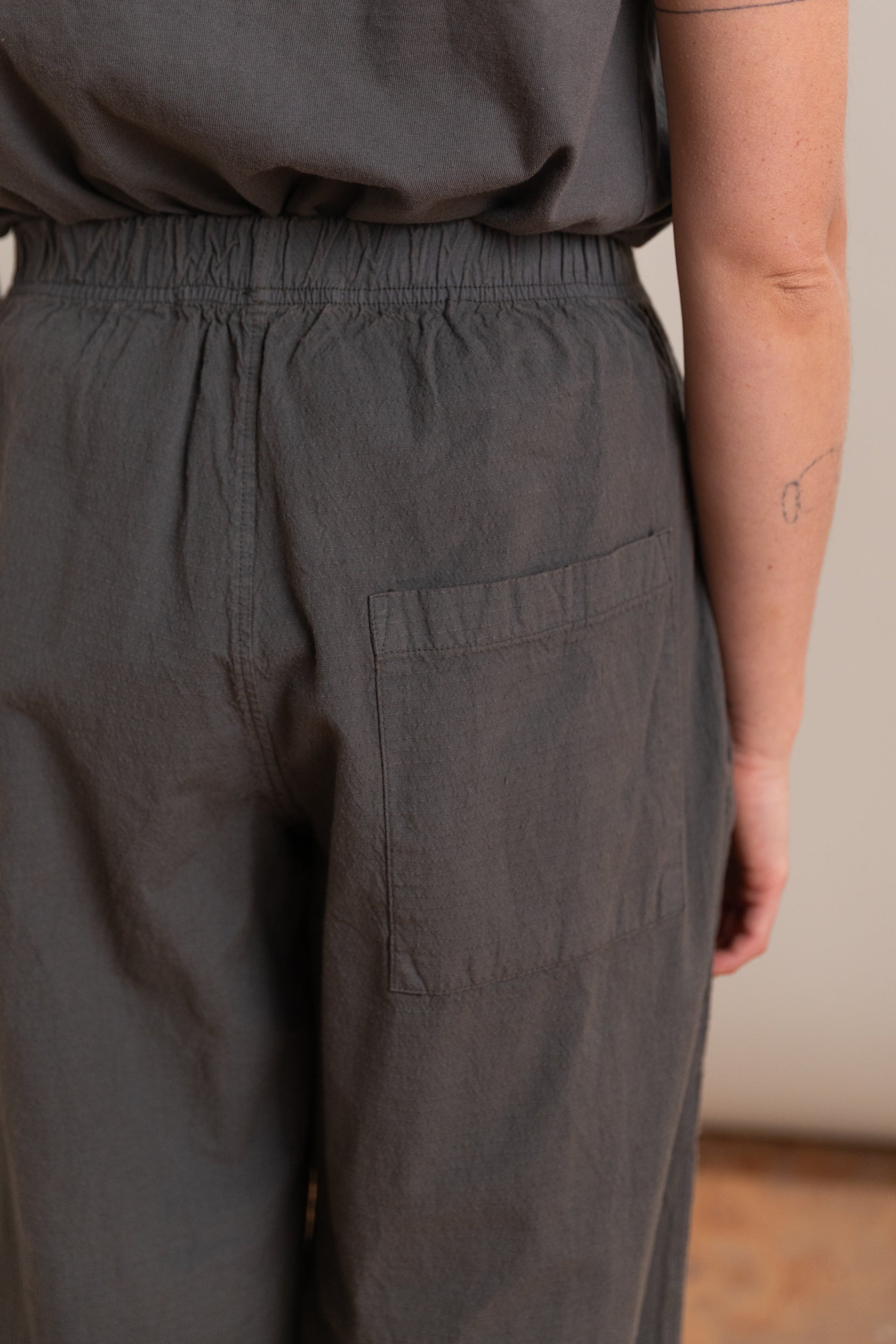 WIDE TROUSERS IN STONE
