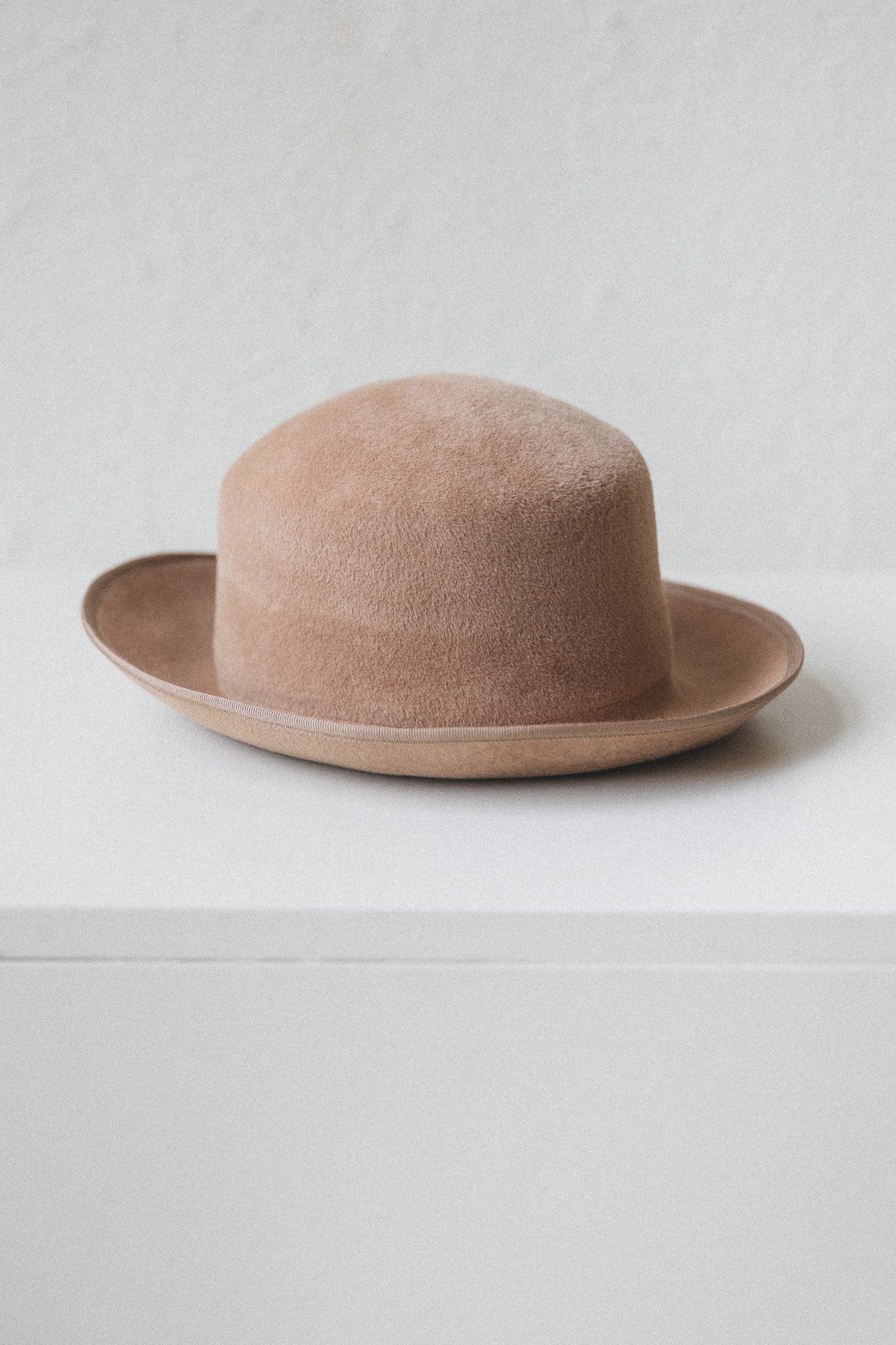 CASSIE IN VELOUR FELT