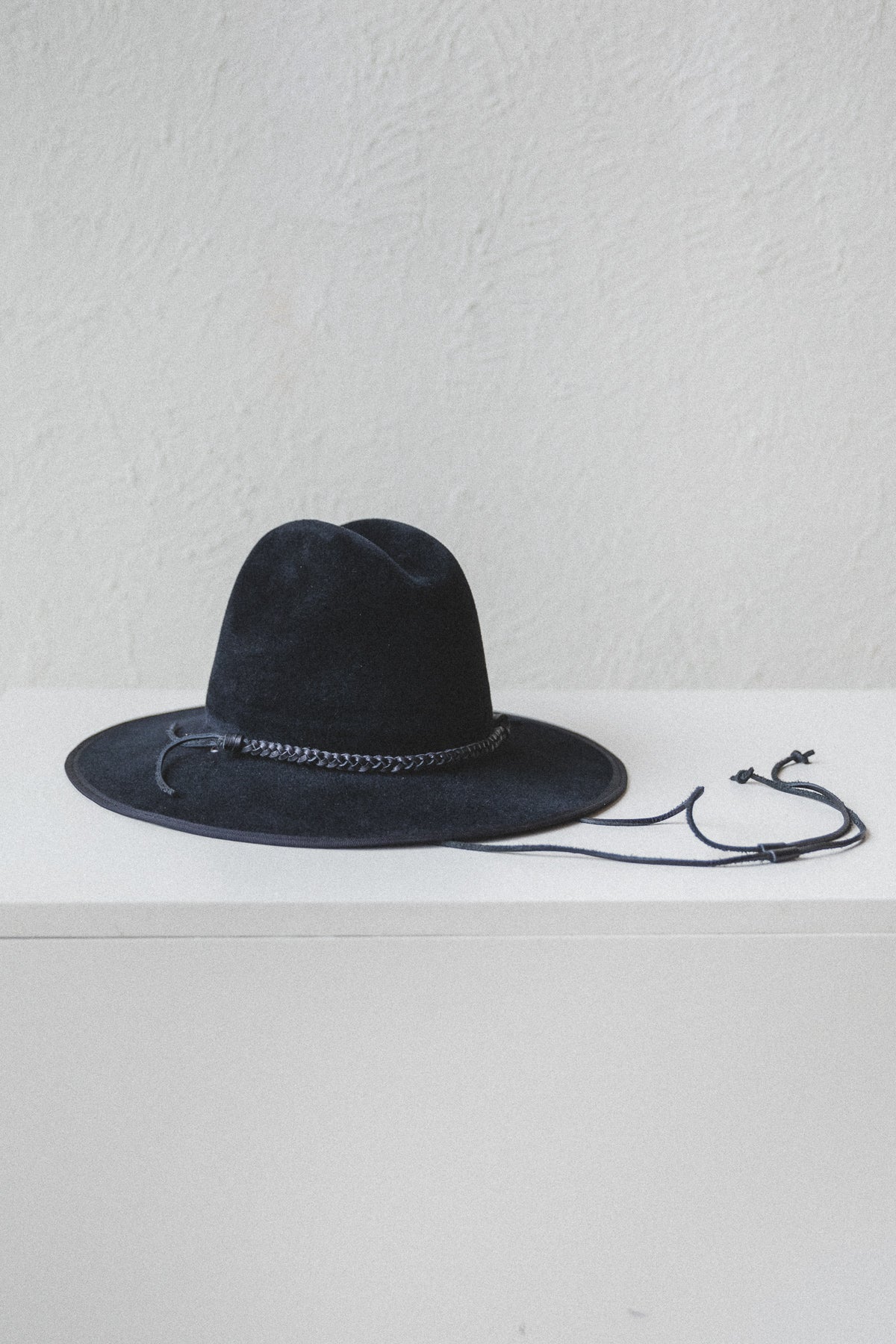 SAVOY WITH LINDQUIST GEORGIE DRAWSTRING IN VELOUR FELT