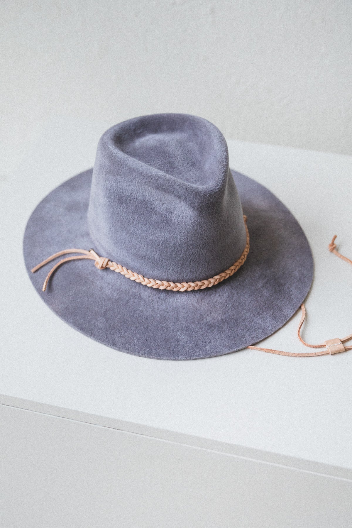 WAKEFIELD WITH LINDQUIST GEORGIE DRAWSTRING IN VELOUR FELT