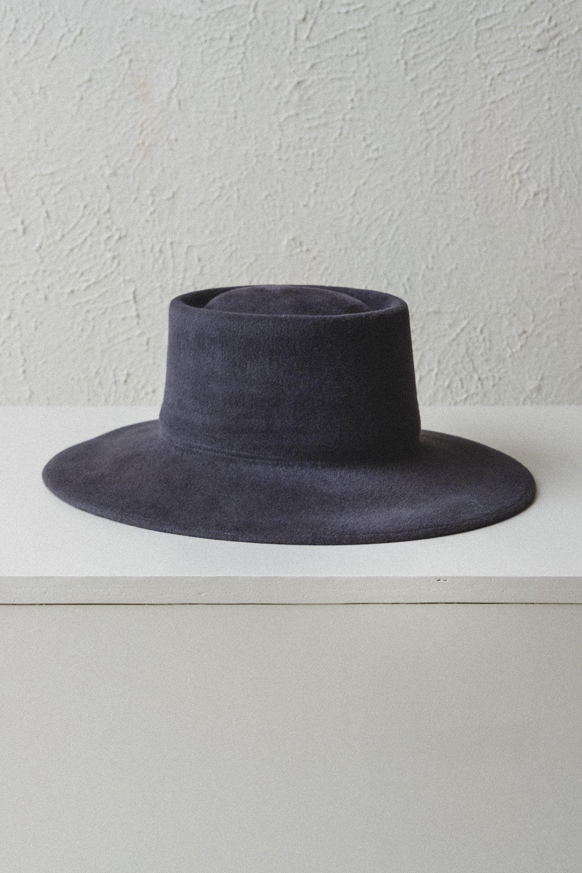 DARYL IN VELOUR FELT