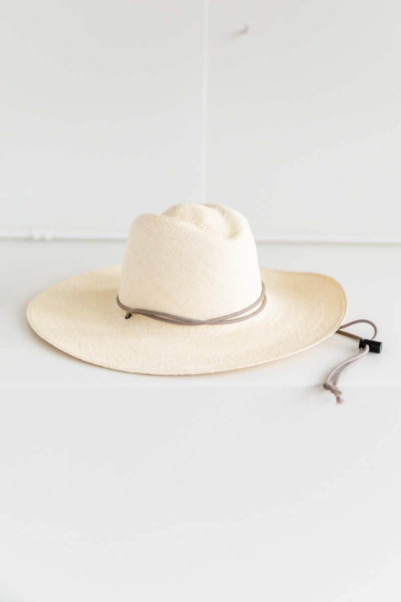 SIMON IN PANAMA STRAW