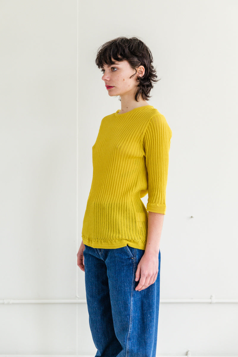 KNITTED LACE PULLOVER IN YELLOW