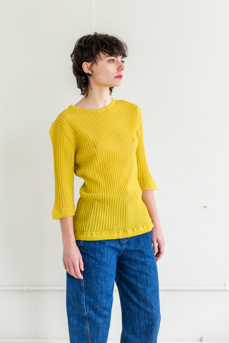 KNITTED LACE PULLOVER IN YELLOW