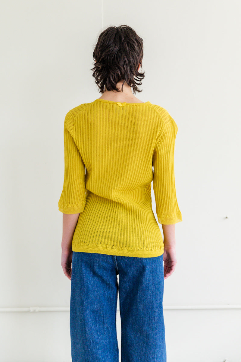 KNITTED LACE PULLOVER IN YELLOW