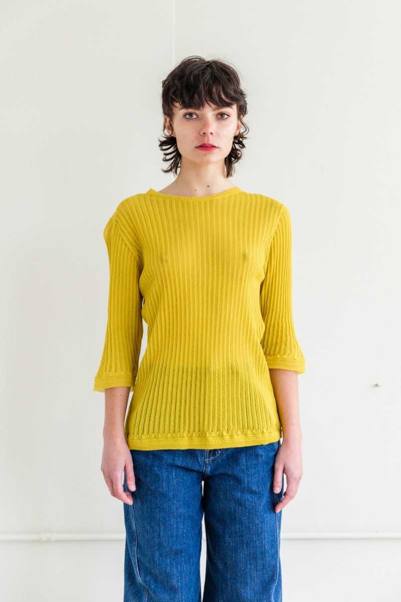 KNITTED LACE PULLOVER IN YELLOW