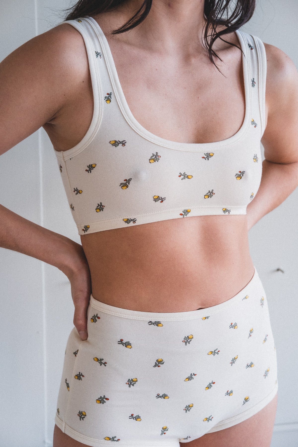 WIDE-STRAP BRA IN YELLOW CALICO