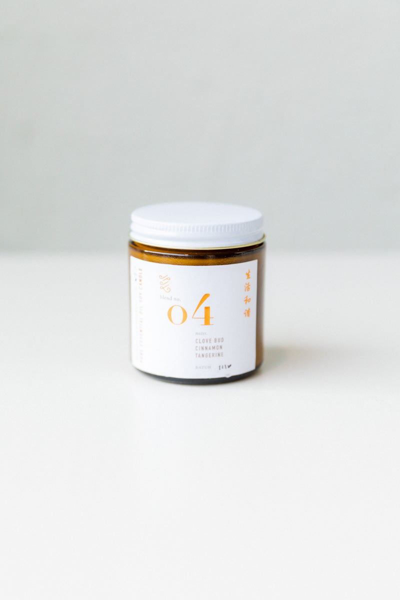 04 ESSENTIAL OIL CANDLE