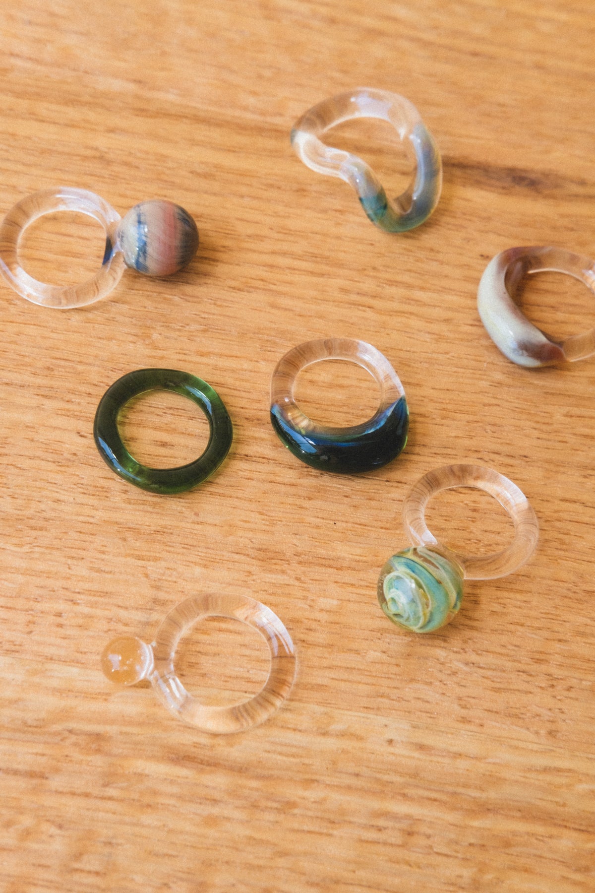 GLASS BAND RING IN CARAMEL