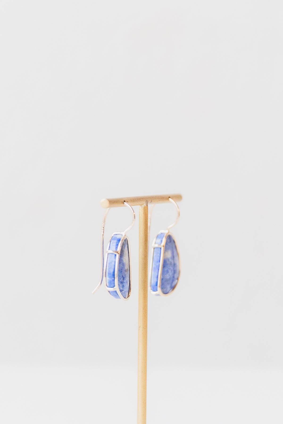 LAPIS MEDIUM DROP EARRINGS IN 14K GOLD