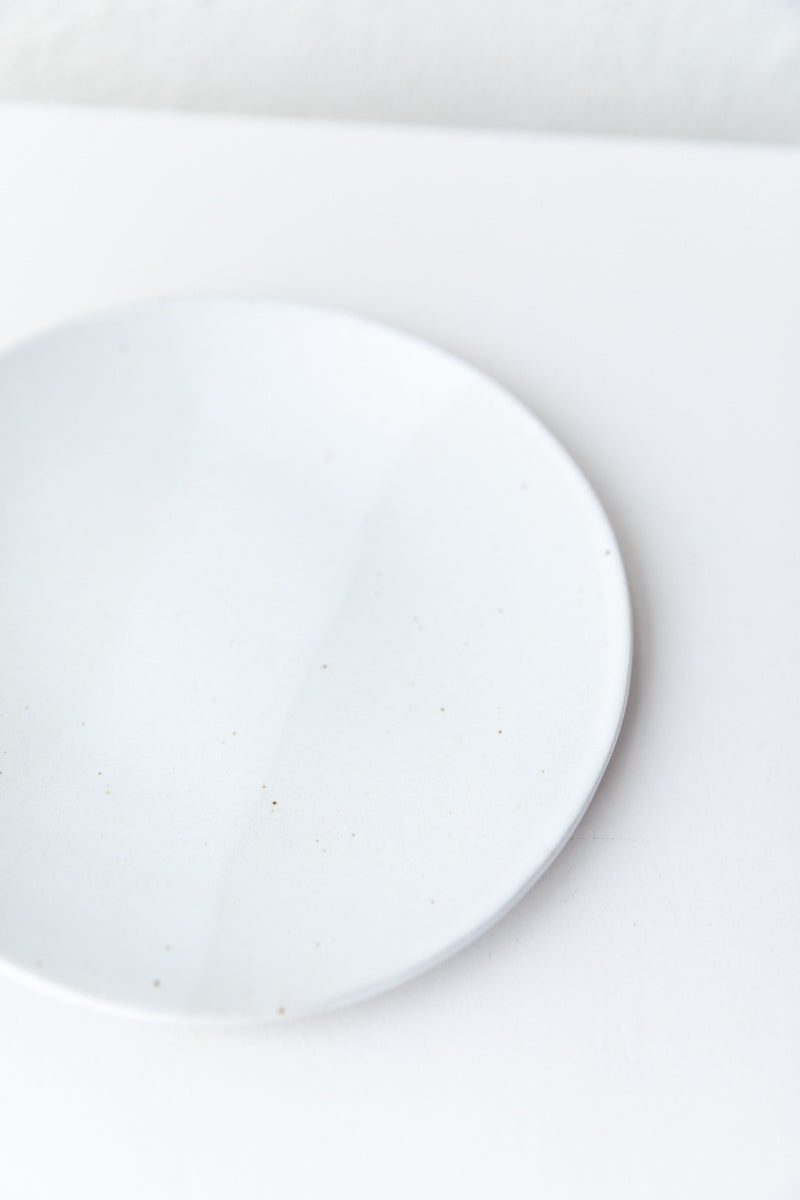 LUNCH PLATE IN MATTE WHITE GLAZE