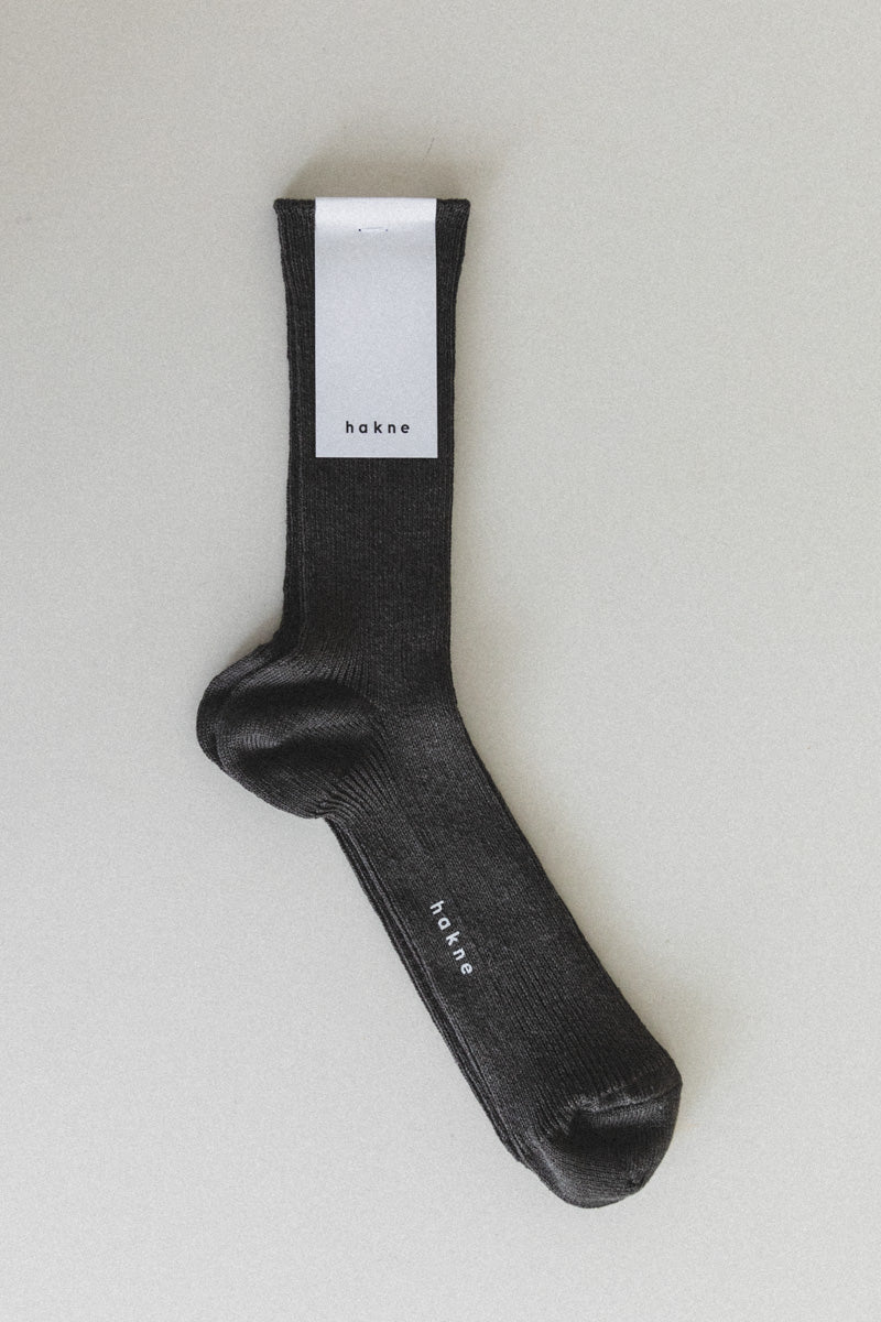 LINEN RIBBED SOCKS IN MOCHA BROWN