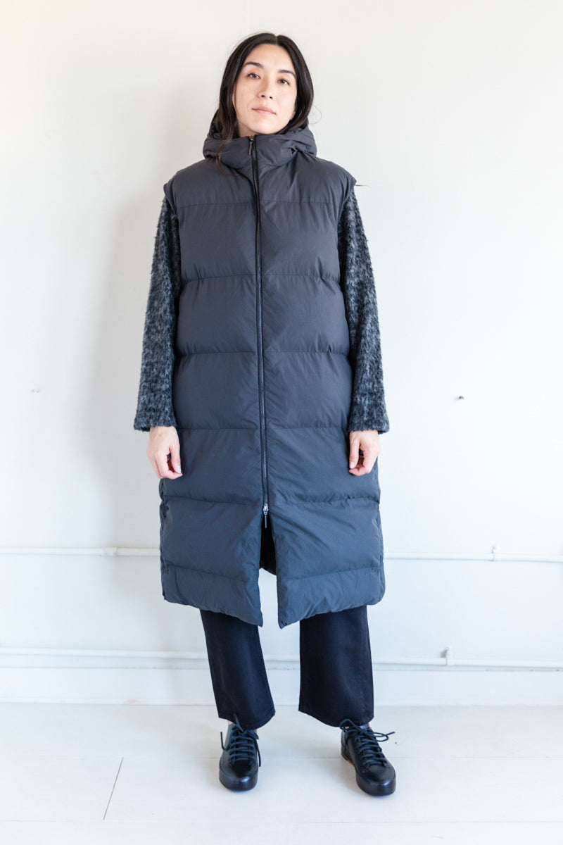 HAZAN PADDED VEST IN BLACK