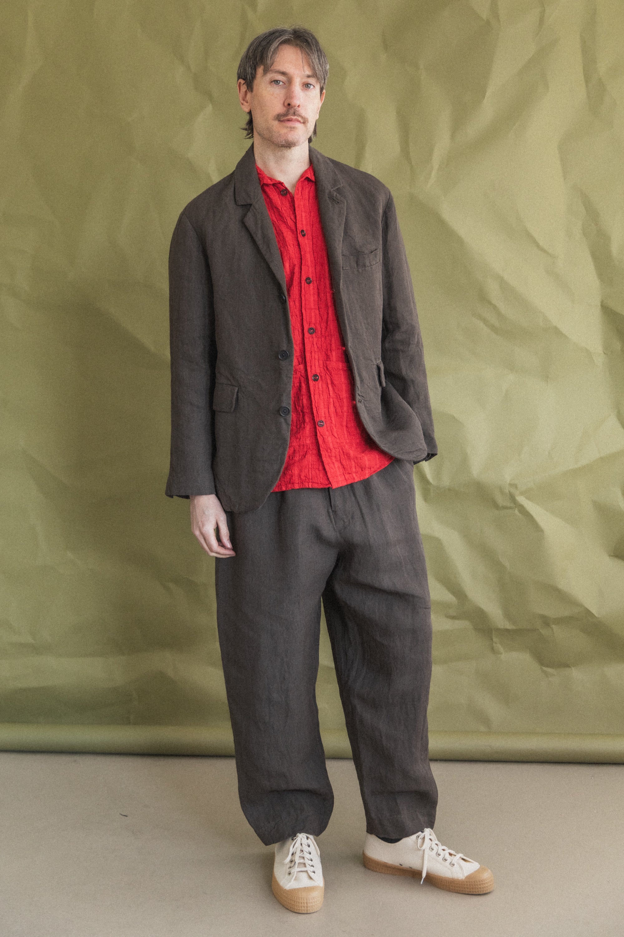 THREE BUTTON JACKET IN SHALE GREY DOBBY WEAVE HEMP