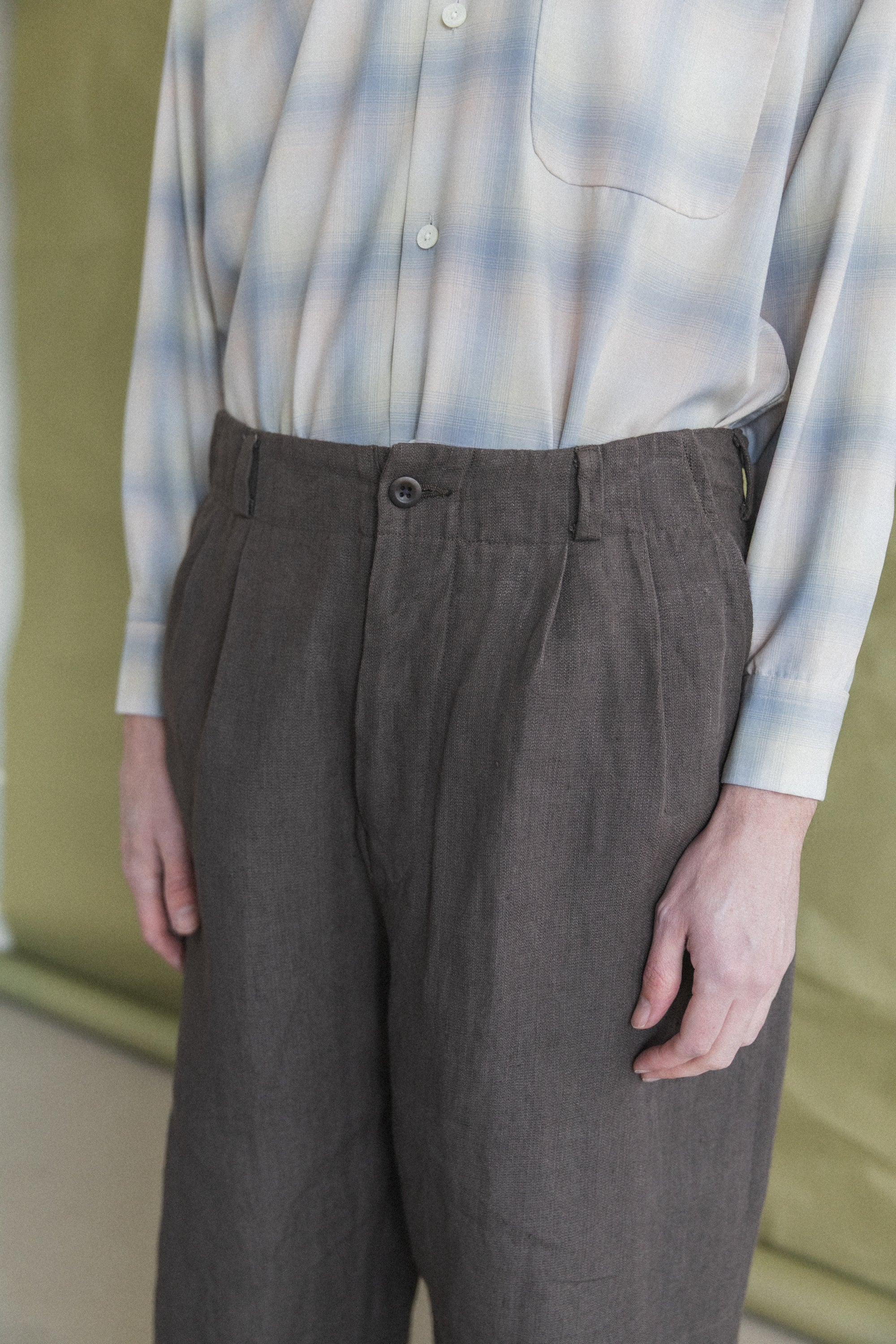 TWO PLEAT PANTS SHALE GREY DOBBY WEAVE HEMP