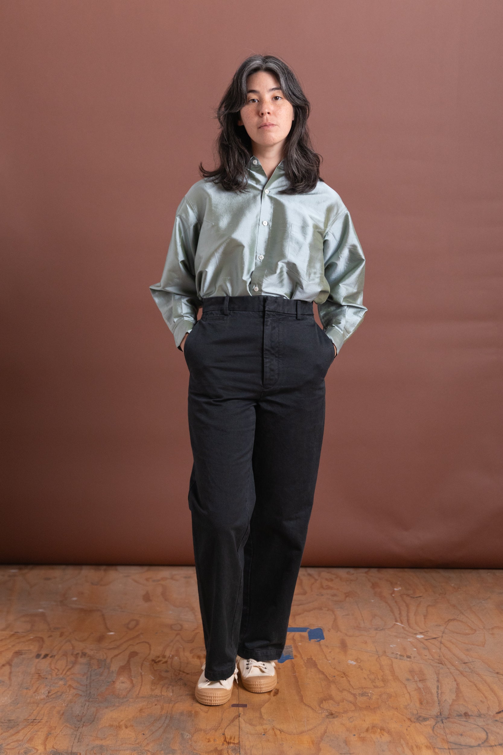 PRODUCT DYED FINX CHINO NARROW PANTS IN BLACK