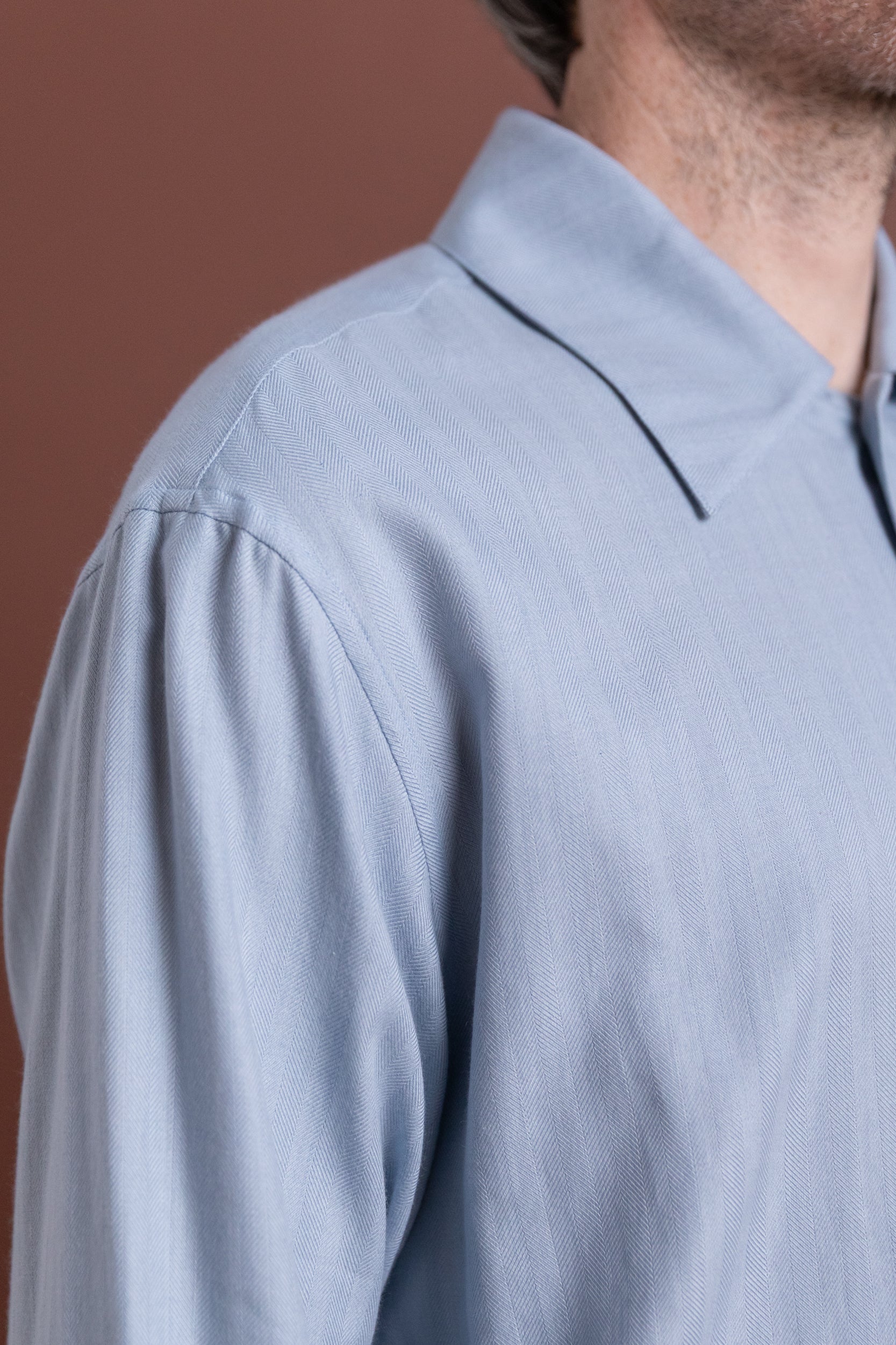 COTTON CASHMERE HERRINGBONE SHIRT IN LIGHT BLUE