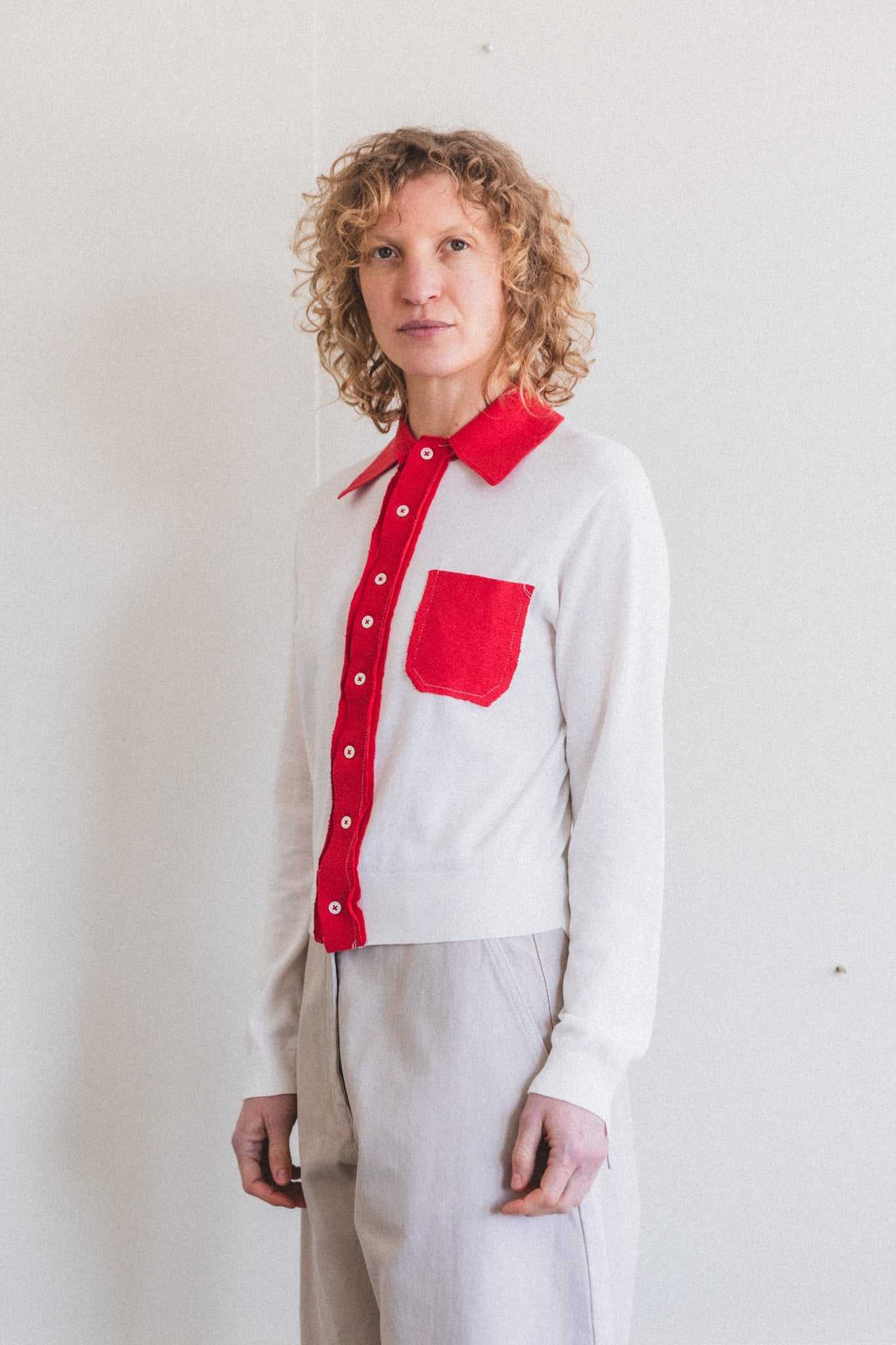 70'S CARDIGAN IN WHITE AND RED COTTON SILK