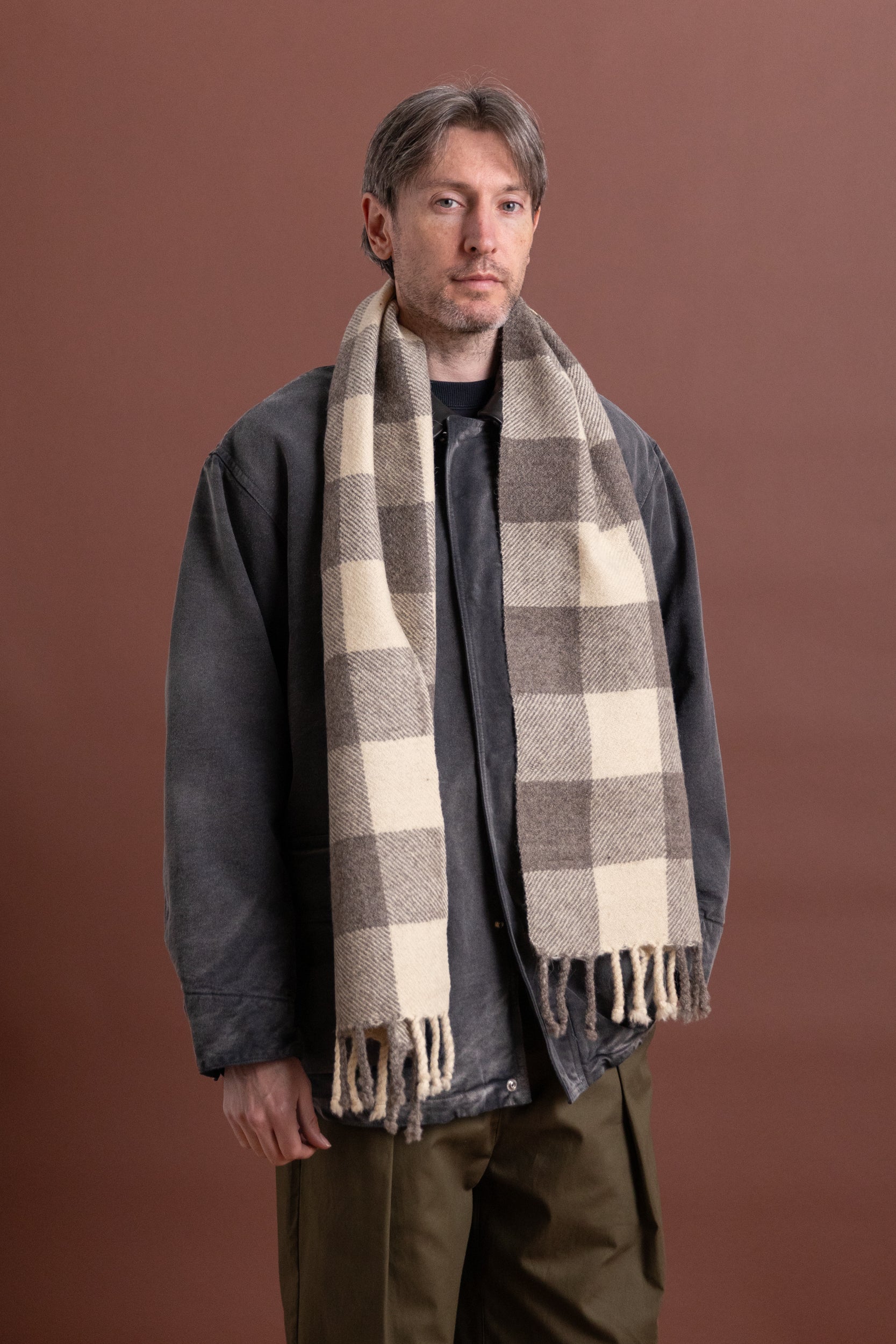 FELTED BLANKET SCARF IN SHEEP'S GREY BROAD CHECK