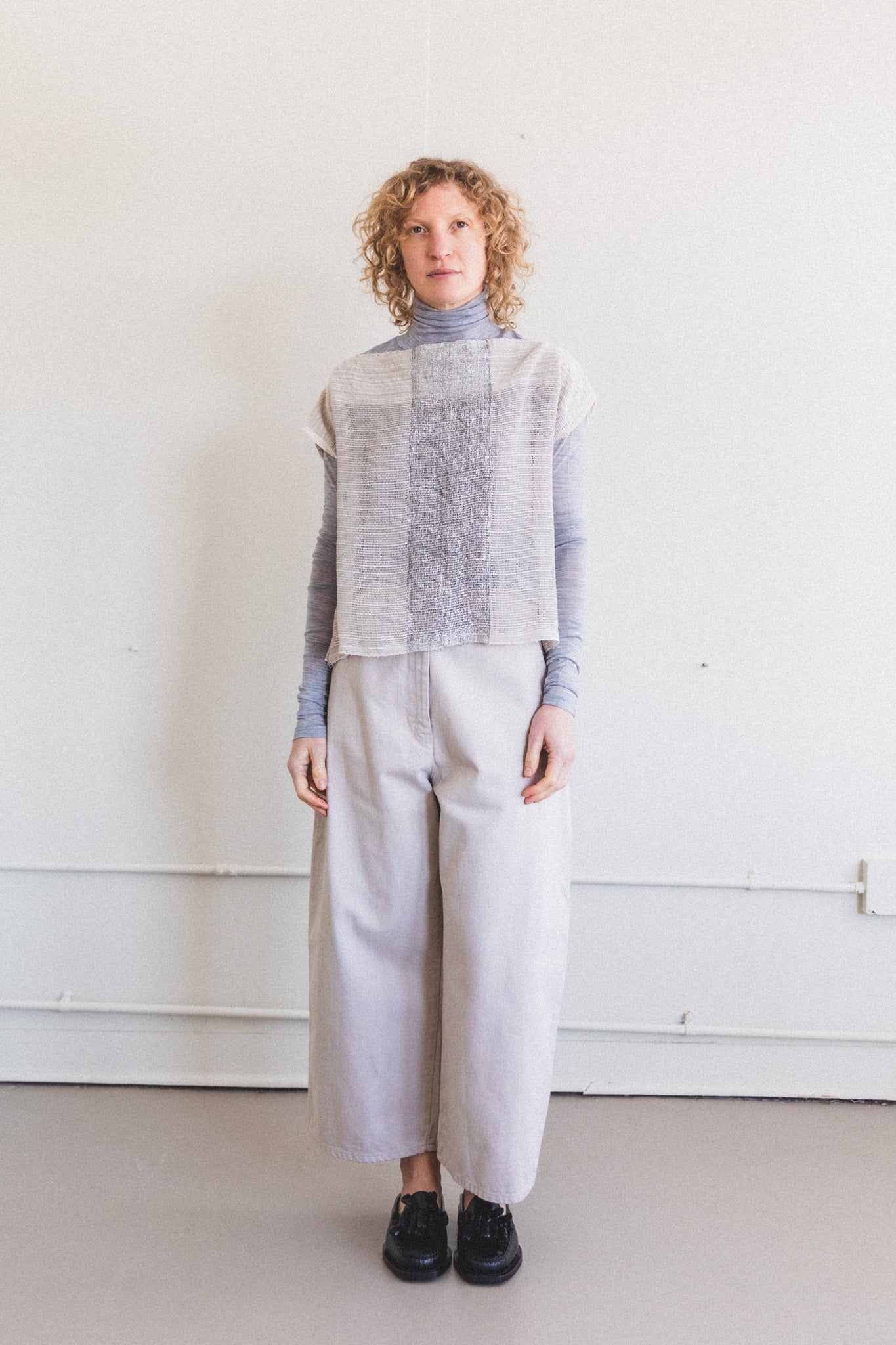LINEN AND METALLIC NETTED WOVEN TOP