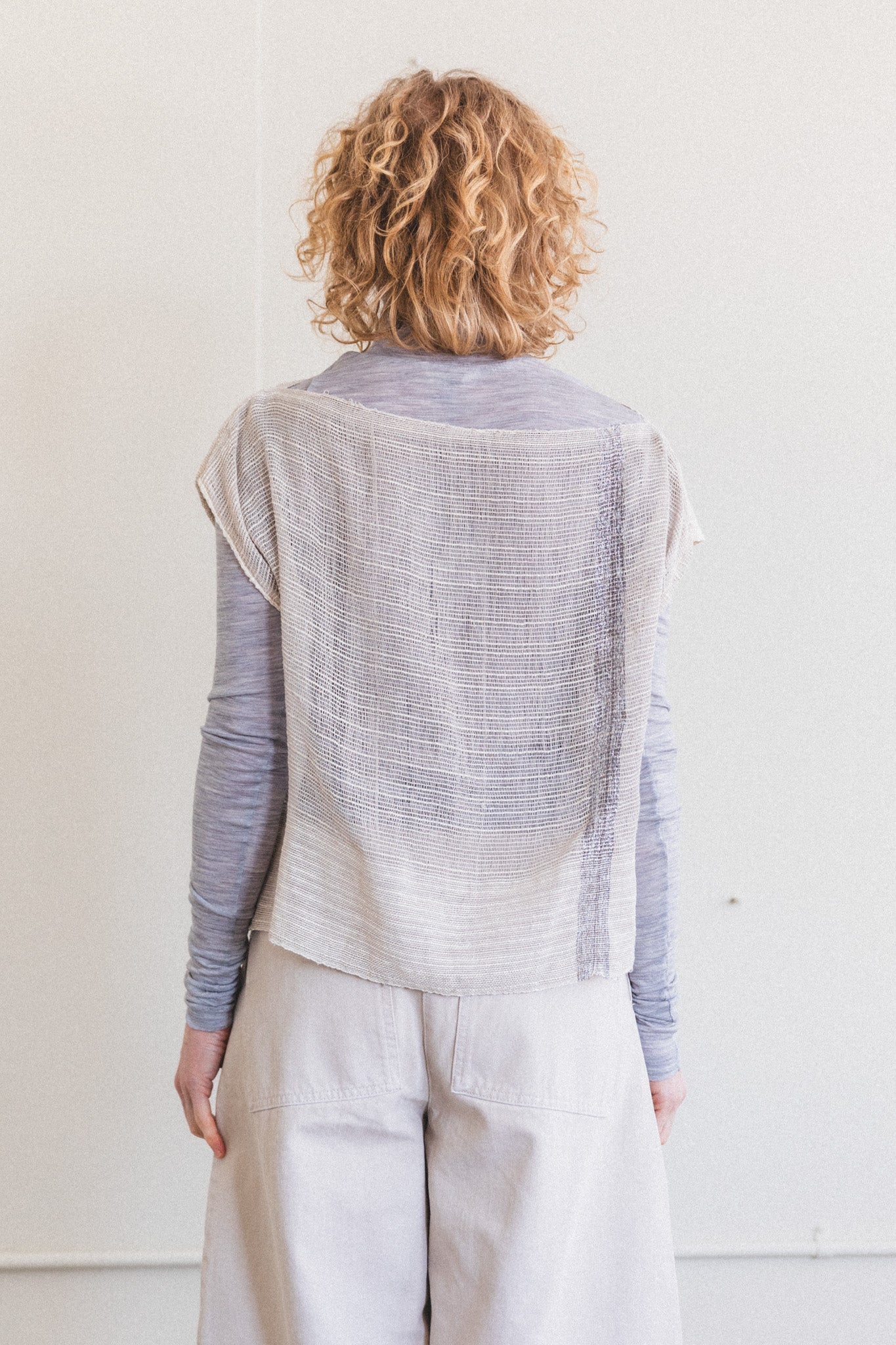 LINEN AND METALLIC NETTED WOVEN TOP