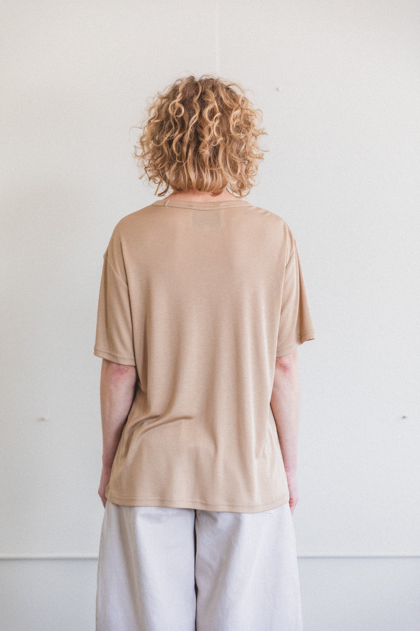 ROND JERSEY KNIT TEE IN SAND LYOCELL