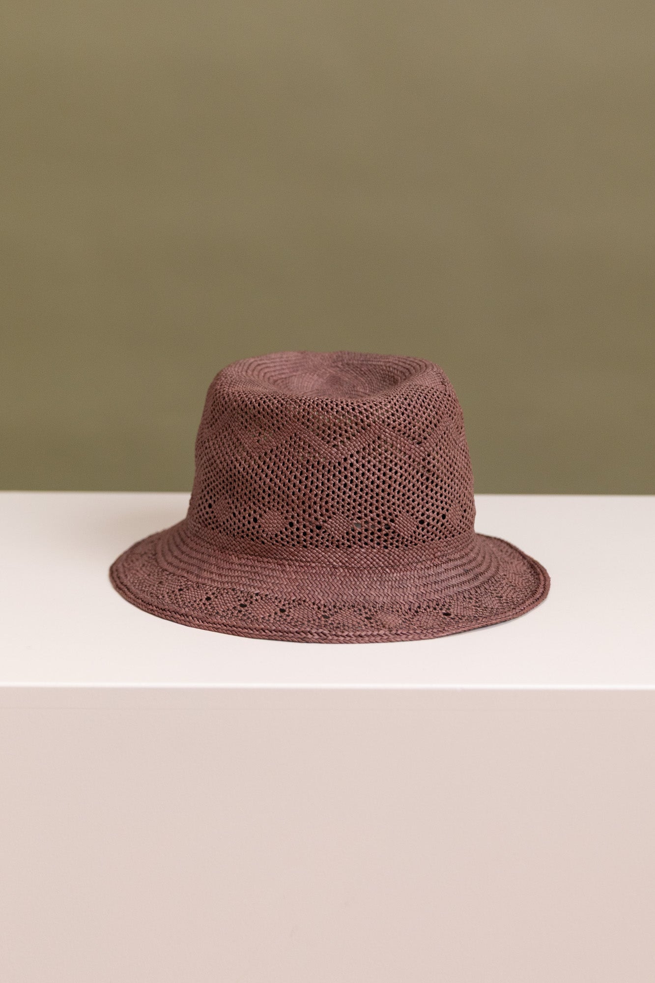 TRIPPER HAT IN WALNUT DYED PANAMA STRAW
