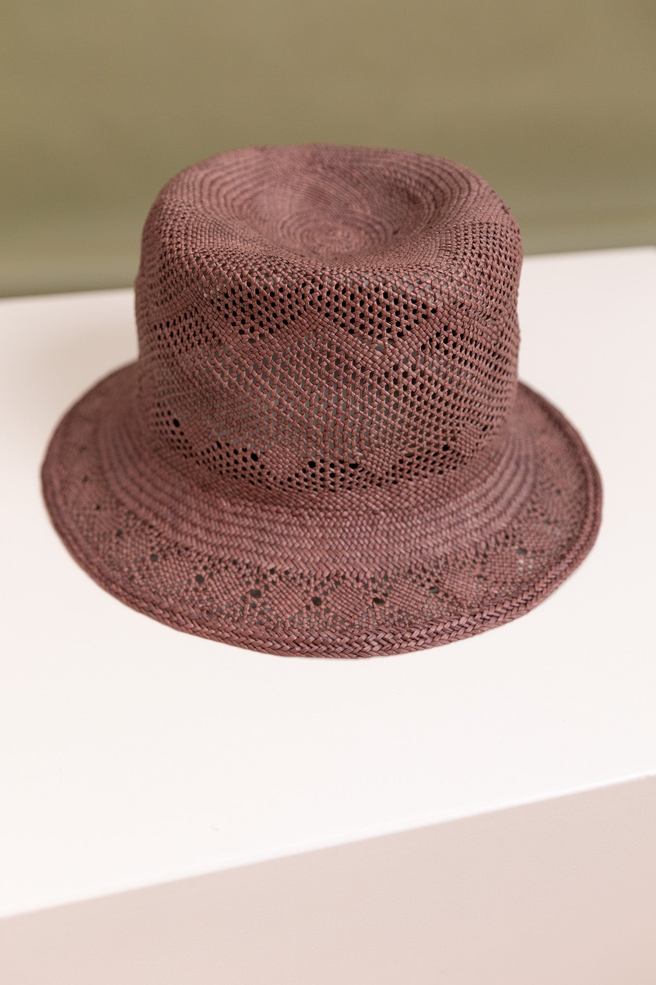 TRIPPER HAT IN WALNUT DYED PANAMA STRAW