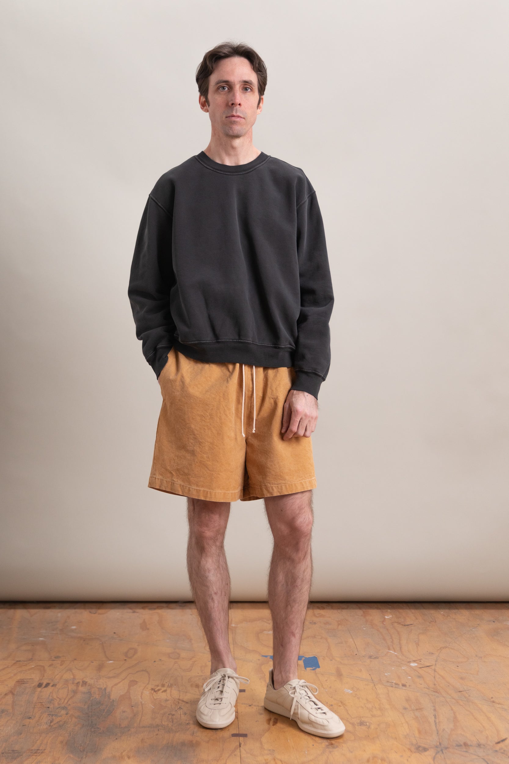 MINI CREWNECK IN PIGMENT CHARCOAL