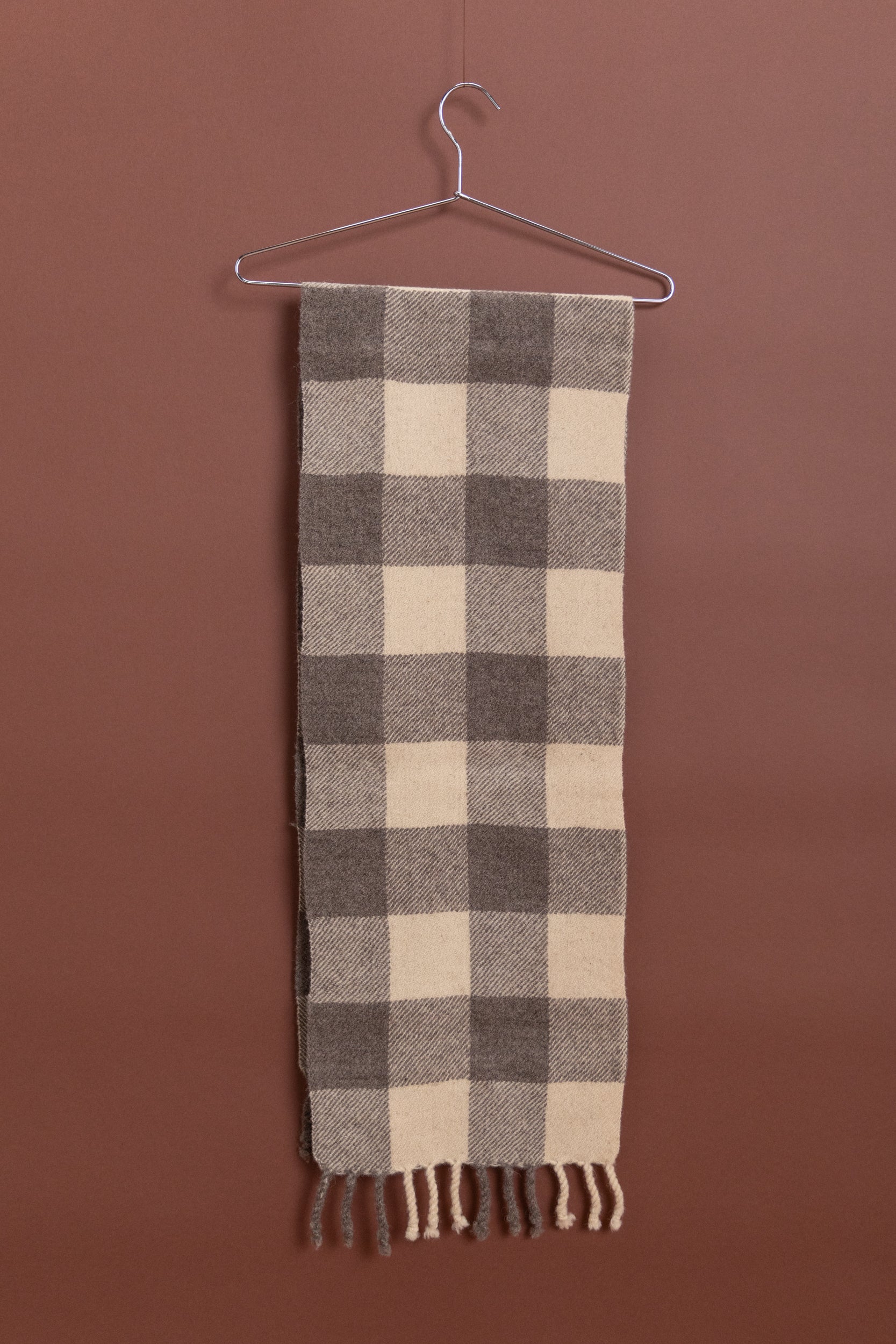 FELTED BLANKET SCARF IN SHEEP'S GREY BROAD CHECK