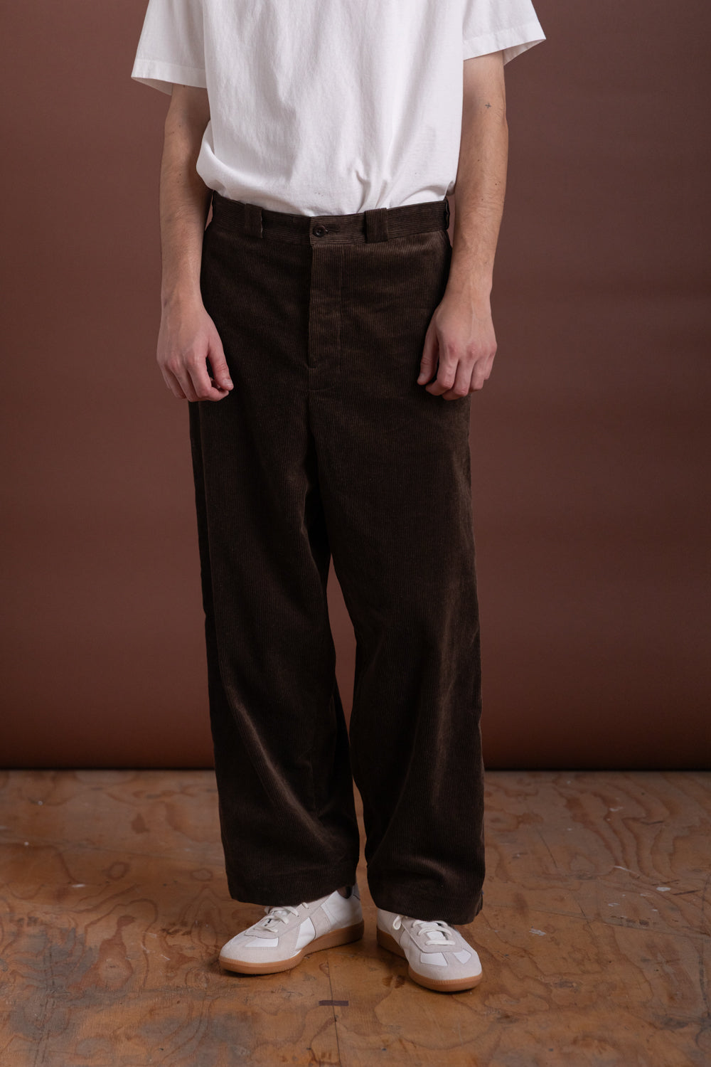 FLAT FRONT PANTS IN BROWN SUMI INK CORDUROY